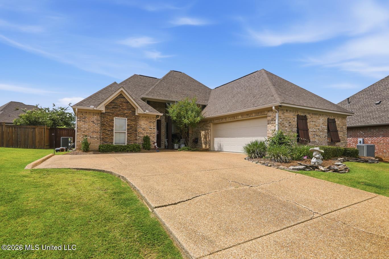 218 Emerald Circle — photo