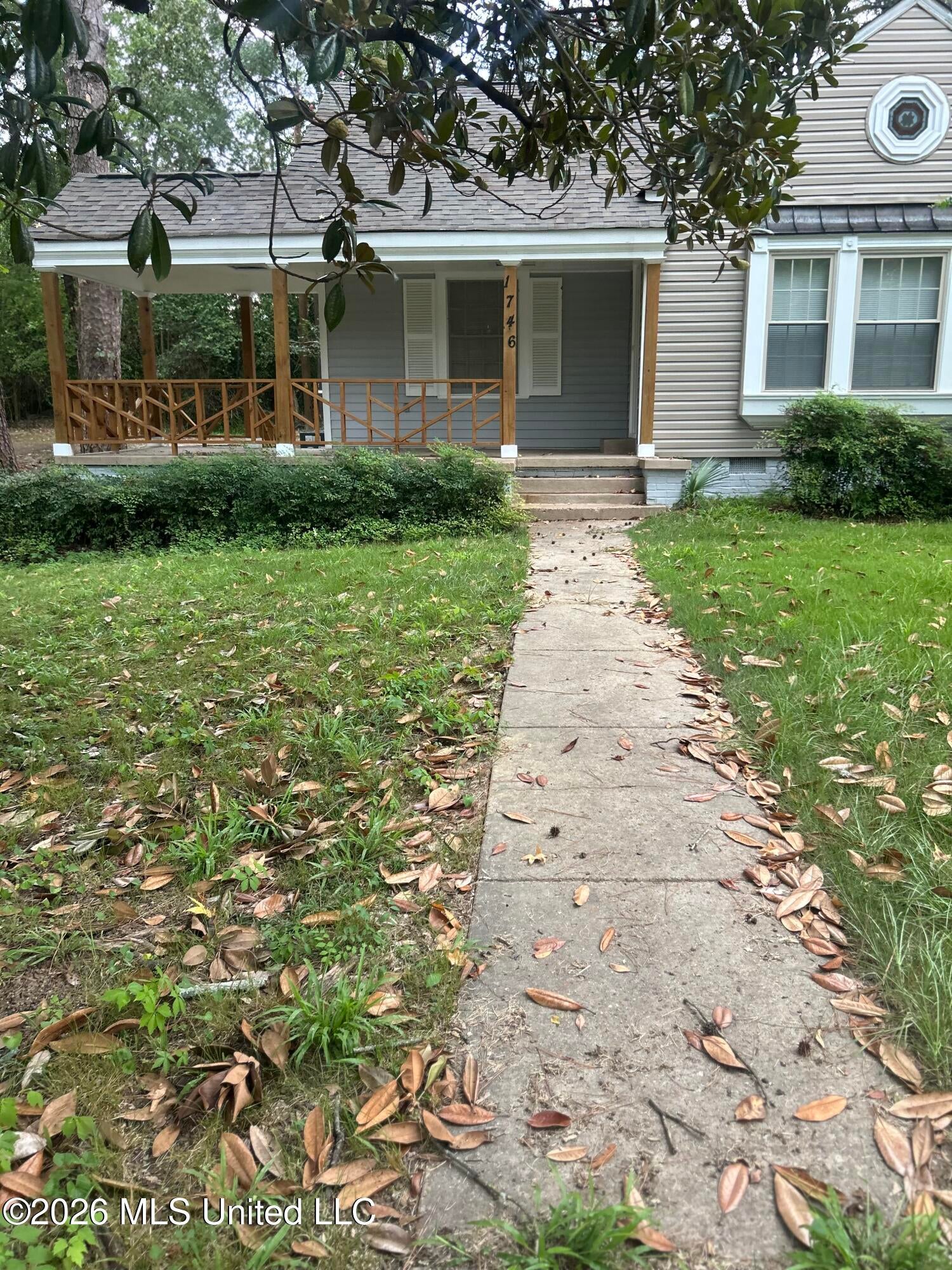 1746 Myrtle Street — photo