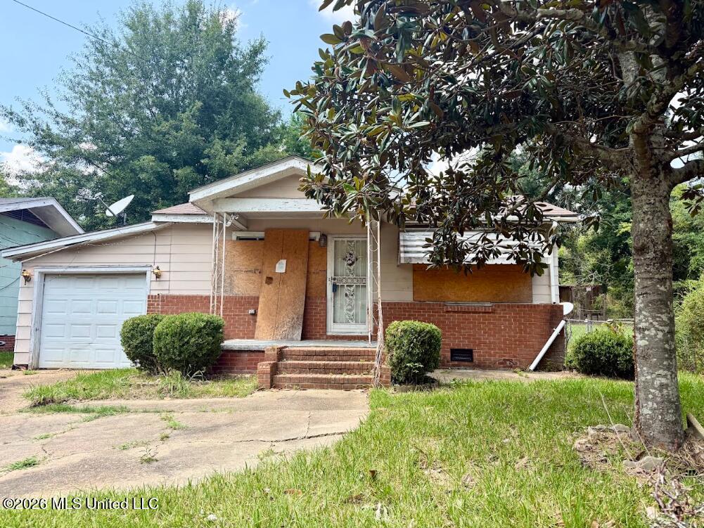 1230 Marks Avenue — photo