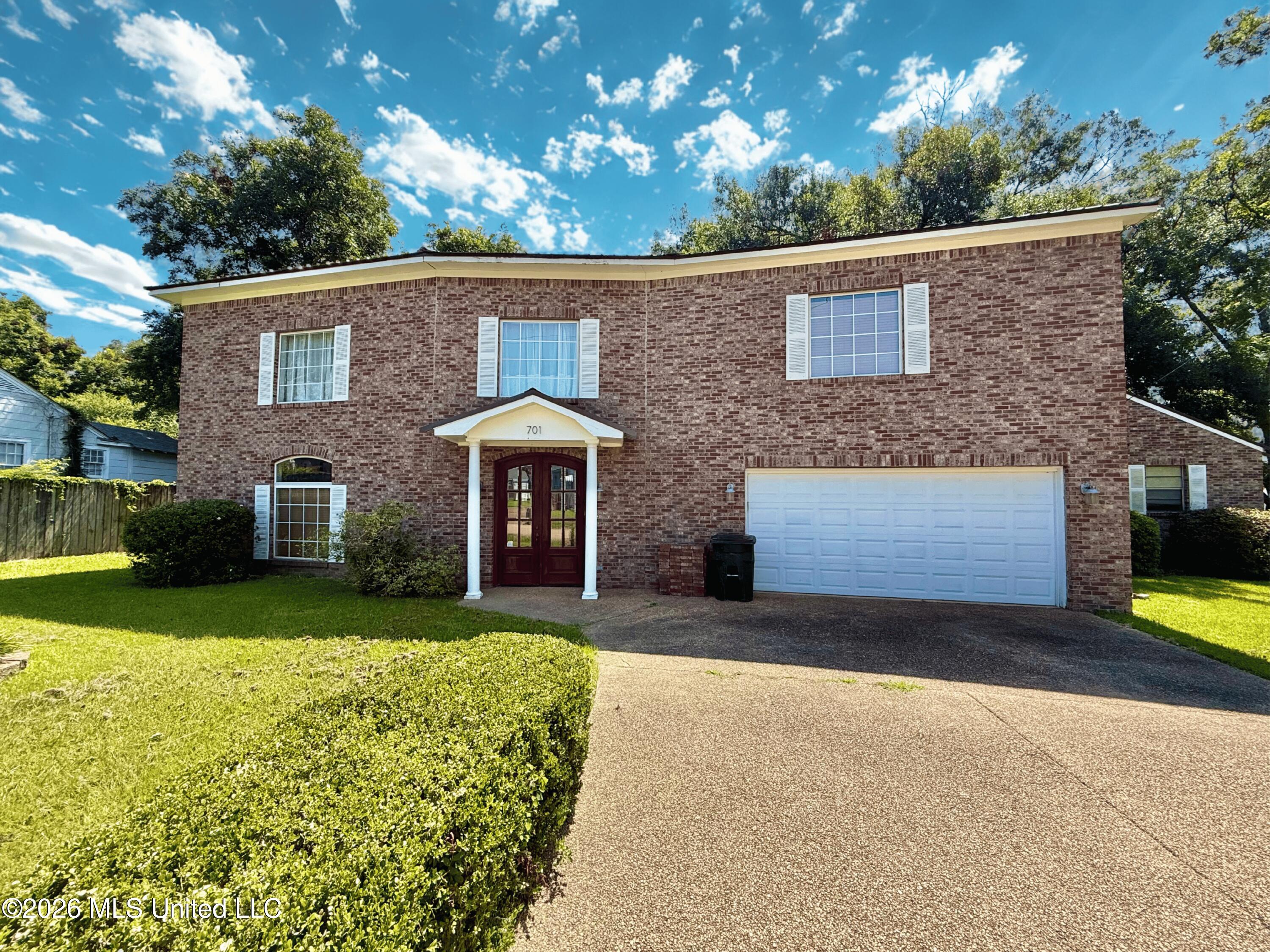 701 E Georgetown Street — photo