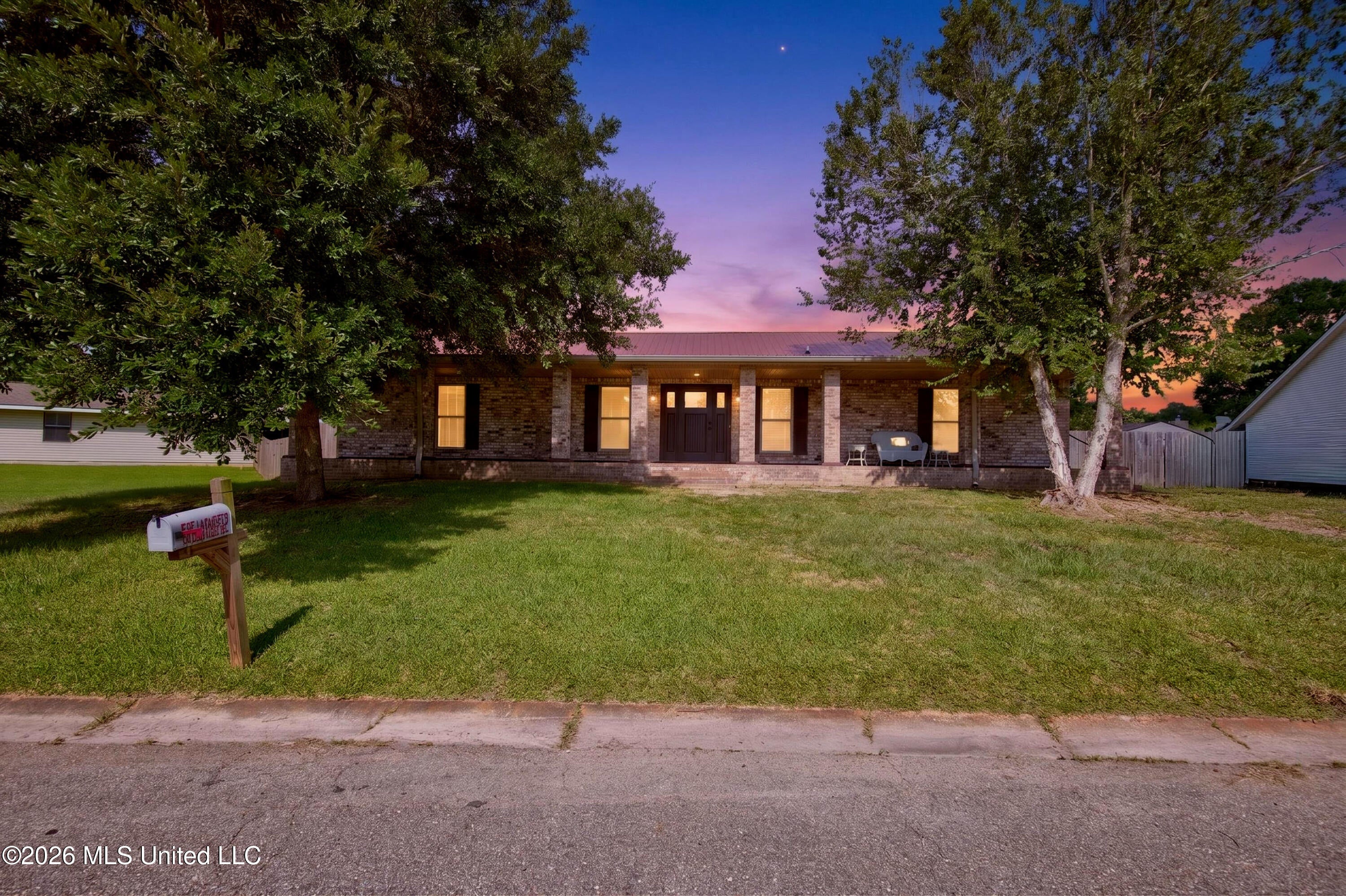 210 Idlewood Drive — photo