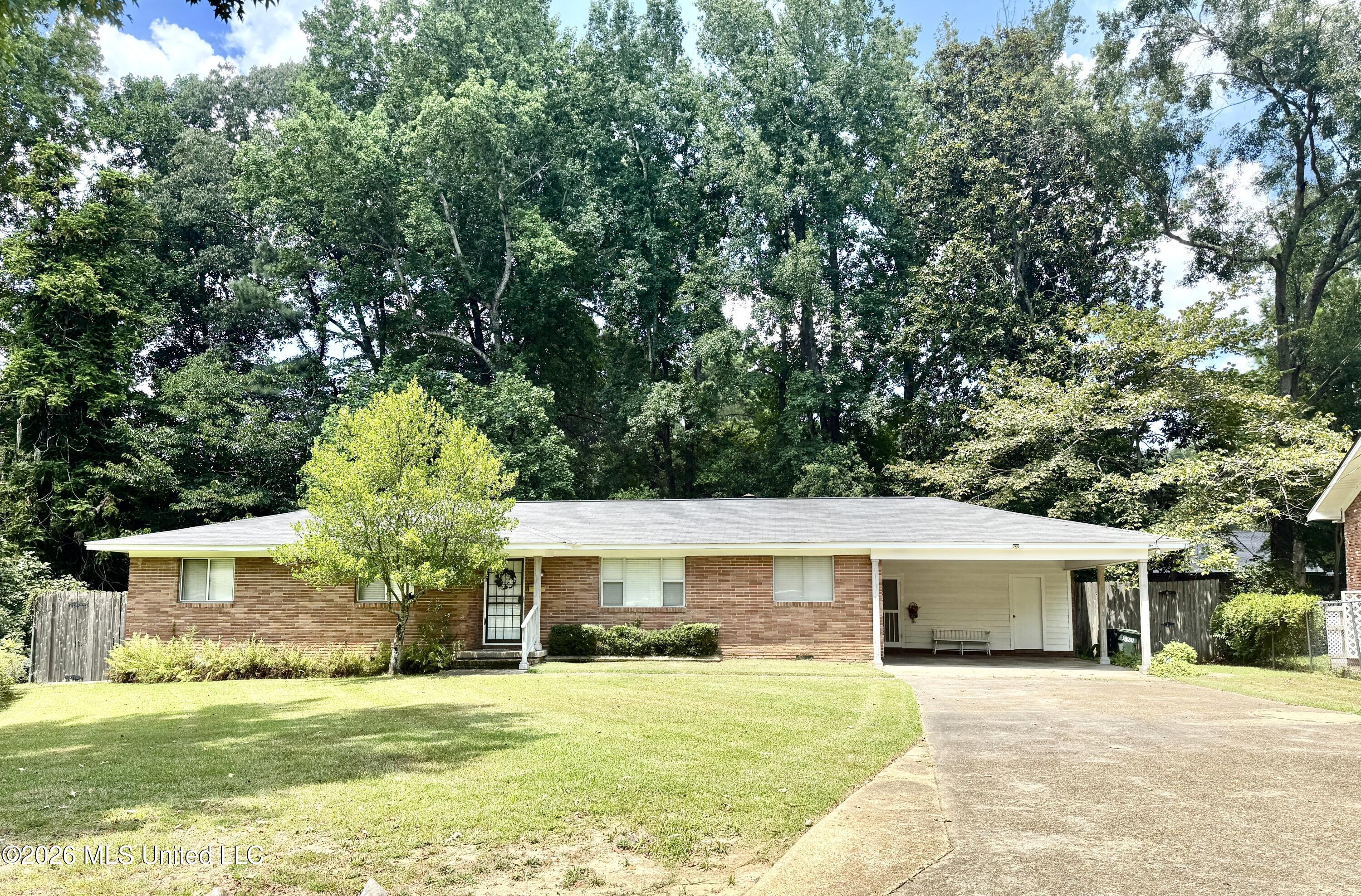 30 Oakhurst Drive — photo