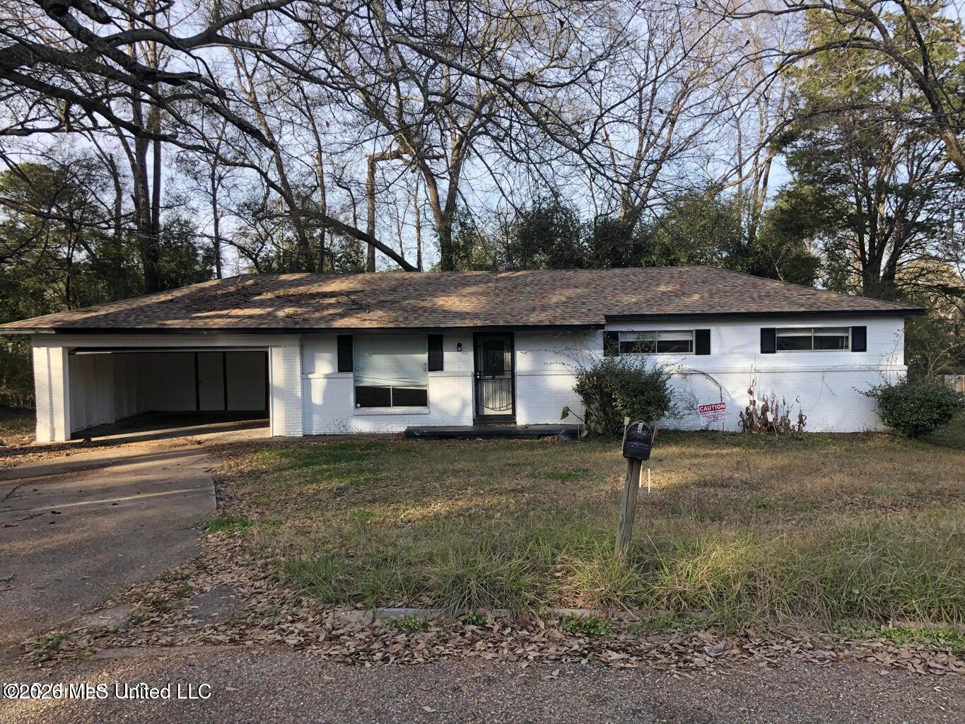 742 Heather Lane — photo