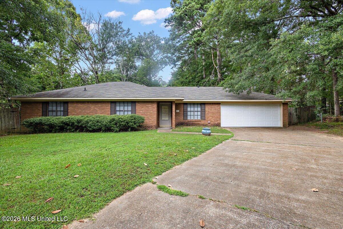 44 Sunline Court — photo