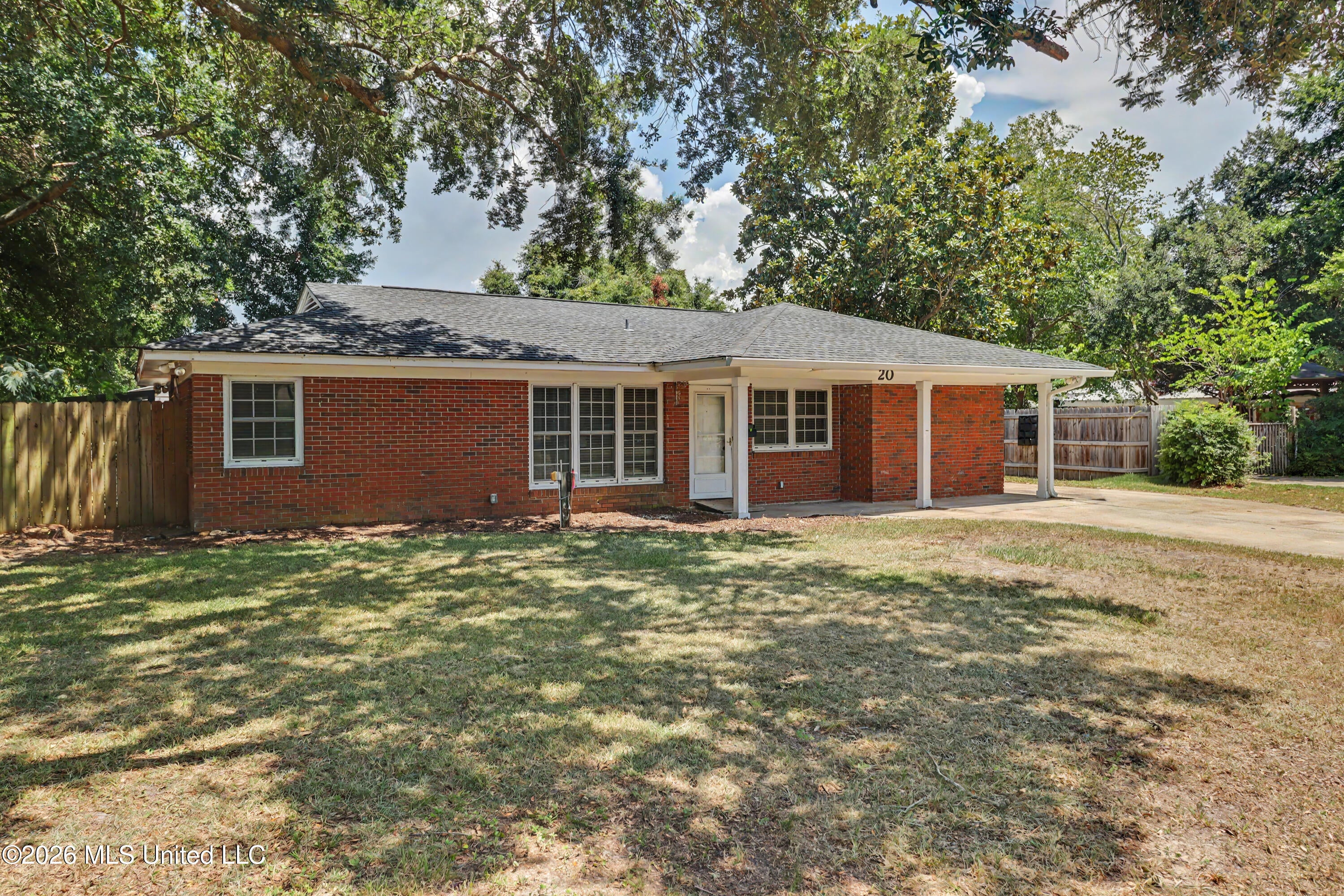 20 Woodglen Drive — photo