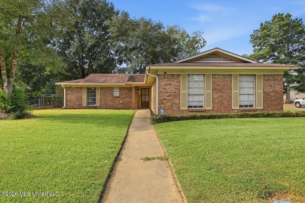 2805 Pine Circle Drive — photo