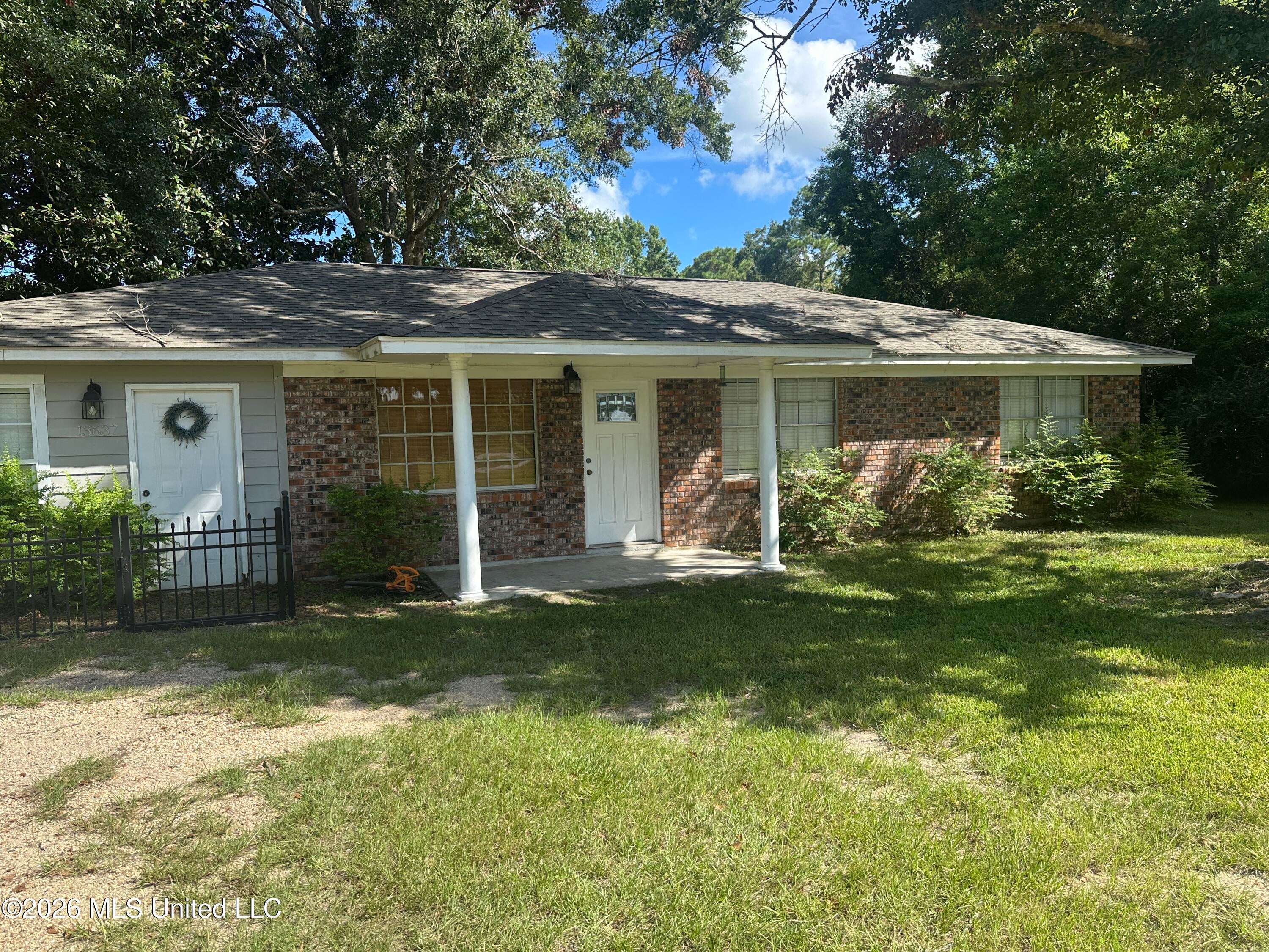 13637 Highway 613 — photo