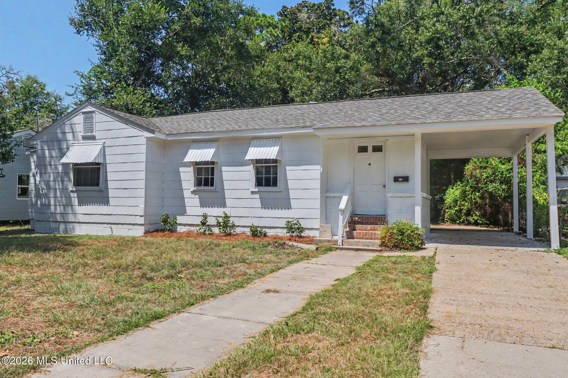 341 East Drive — photo