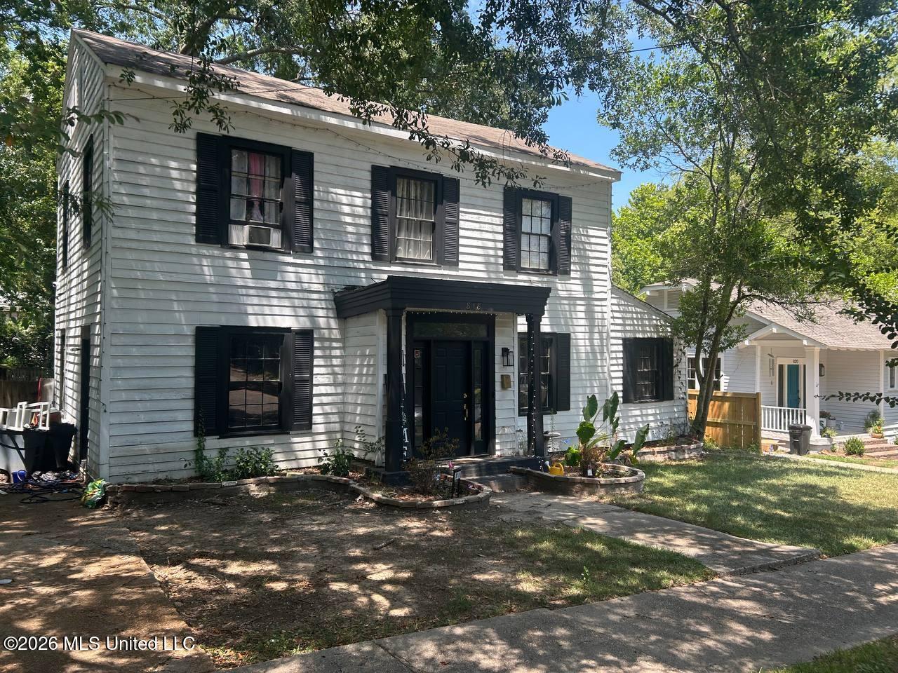 818 Fairview Street — photo