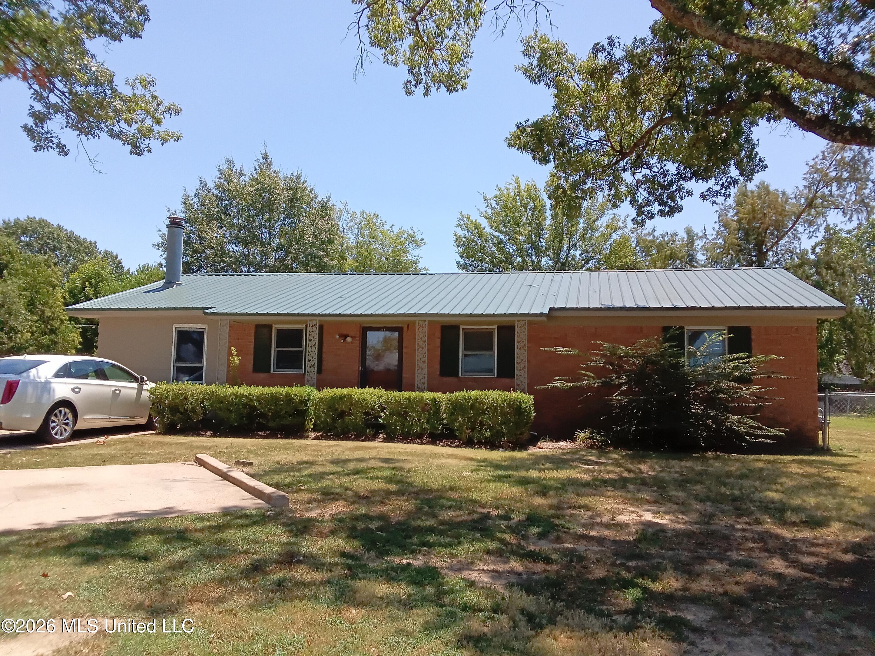 215 Patricia Drive — photo