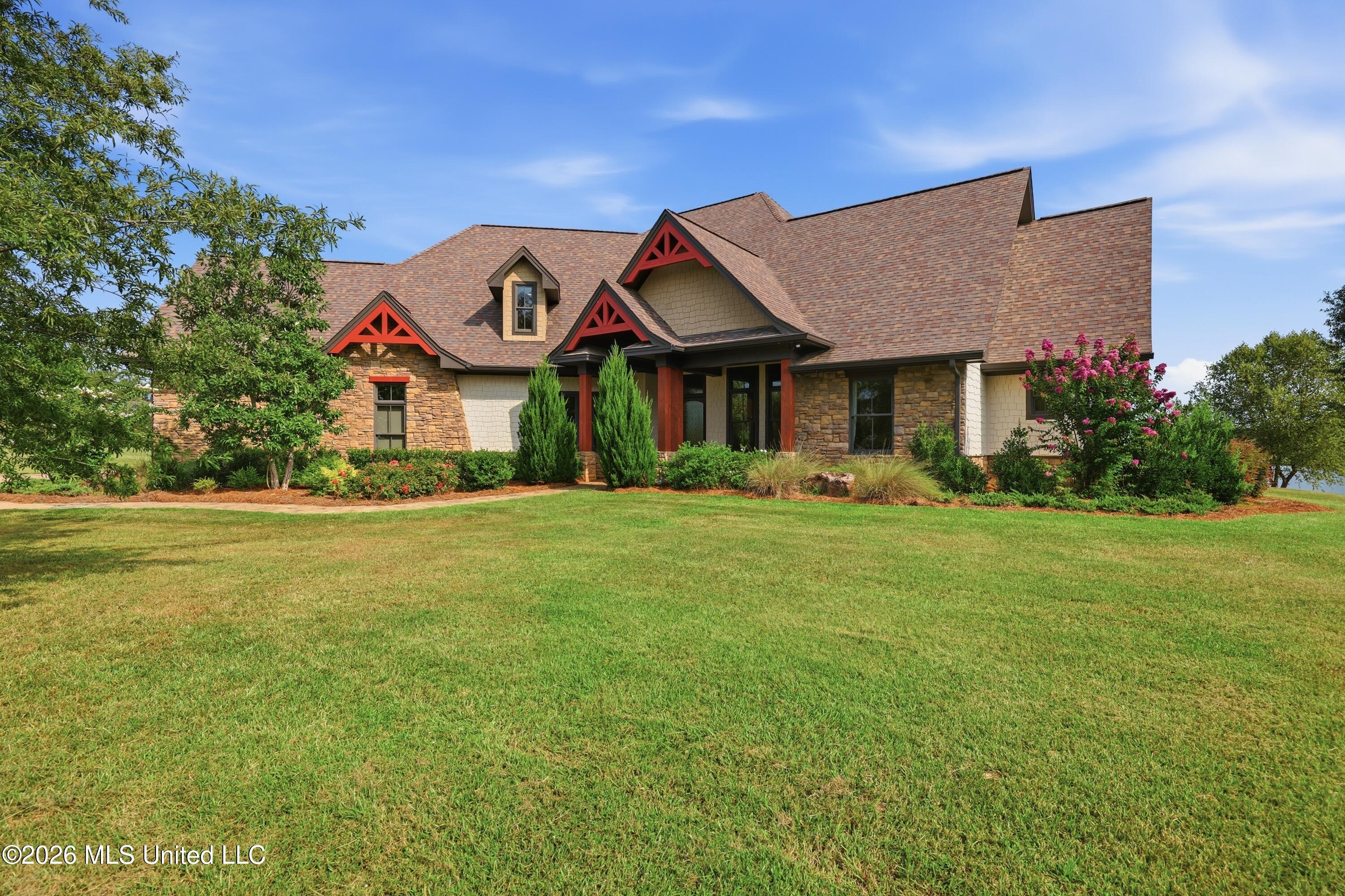 104 Chantry Lane — photo