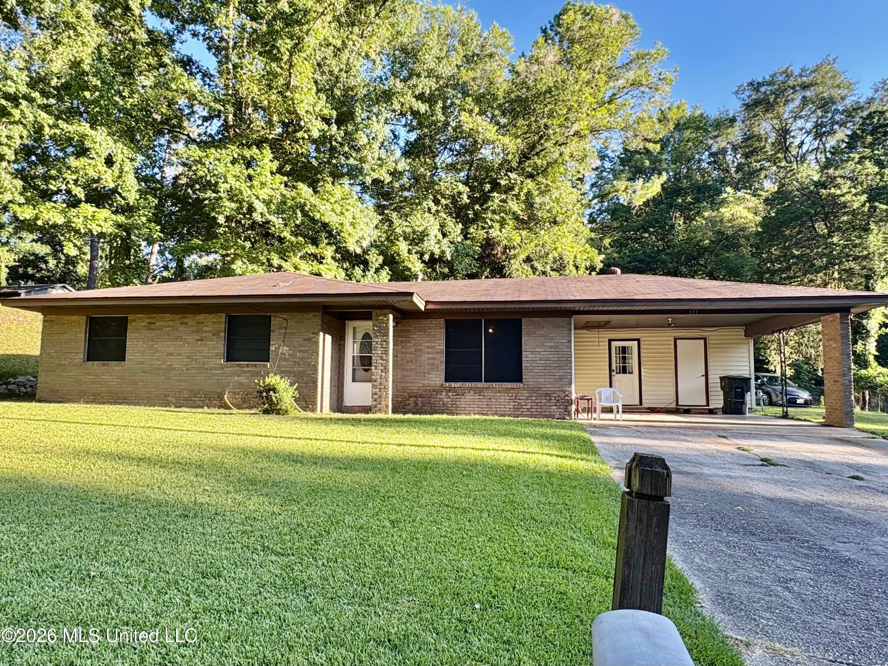111 Moonmist Drive — photo