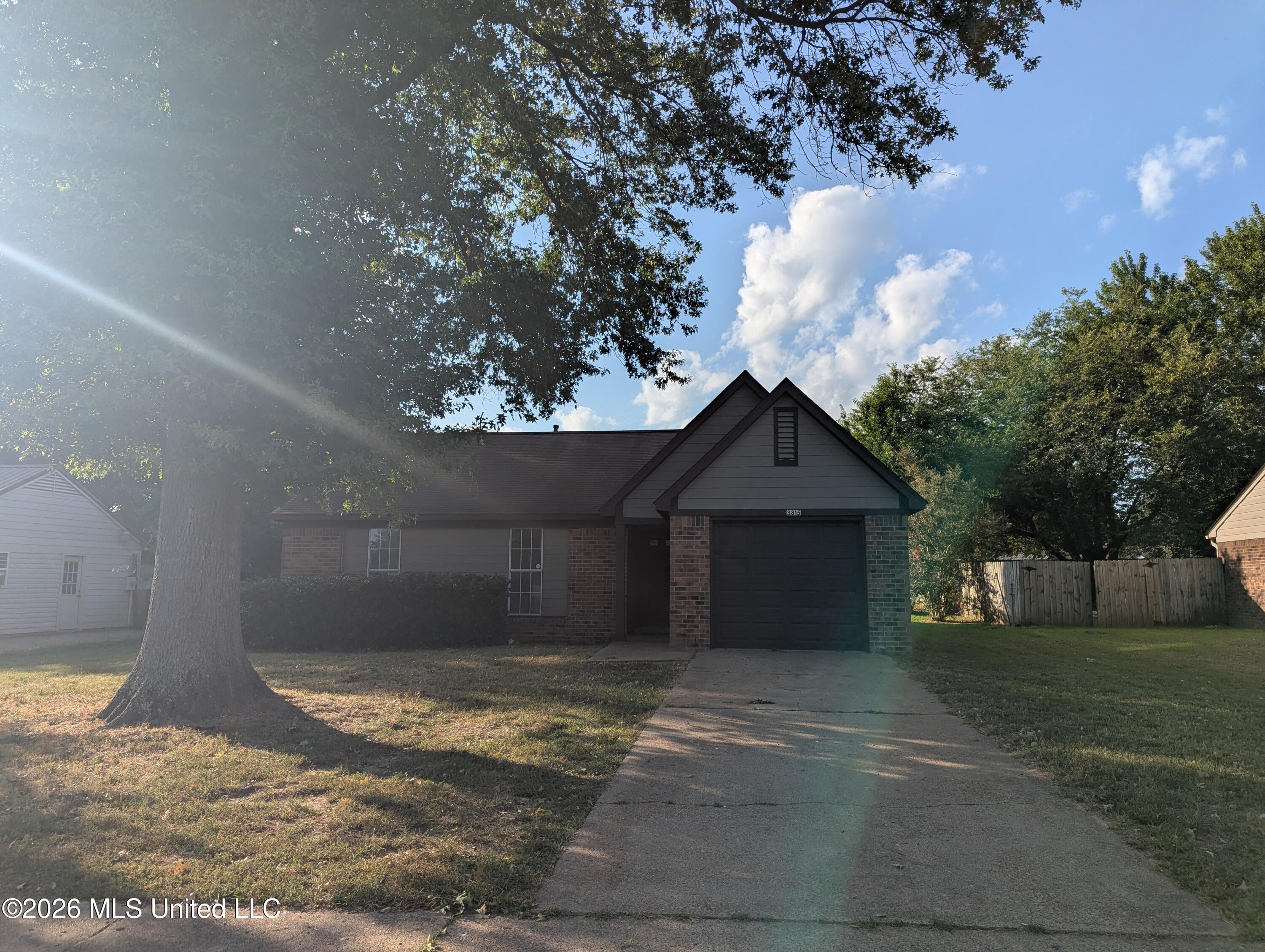 3815 Shadow Oaks Parkway — photo