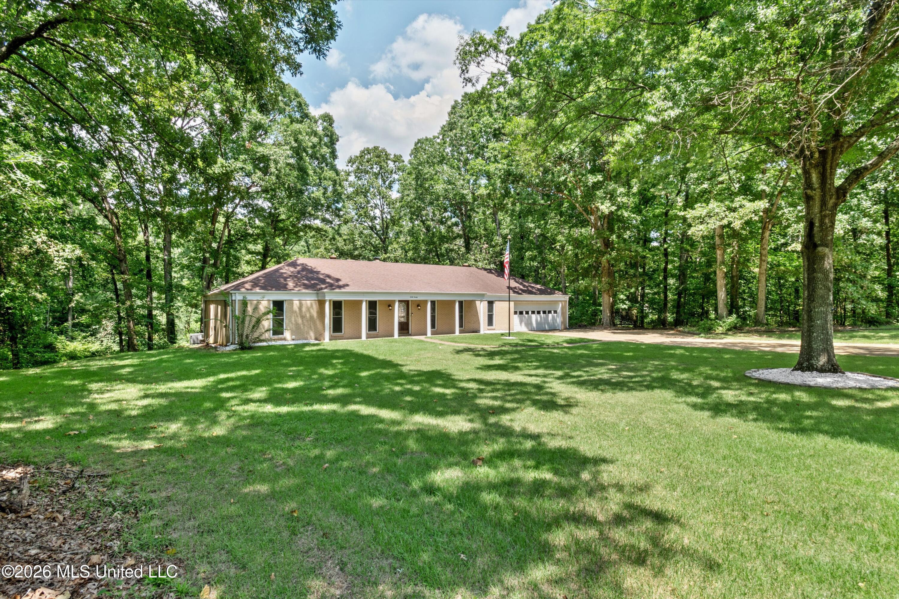 6090 Northwood Drive — photo