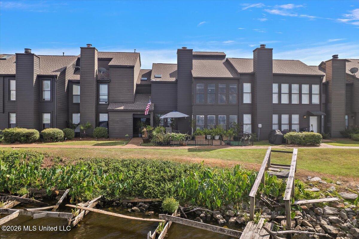 12 Lake Barnett Drive — photo