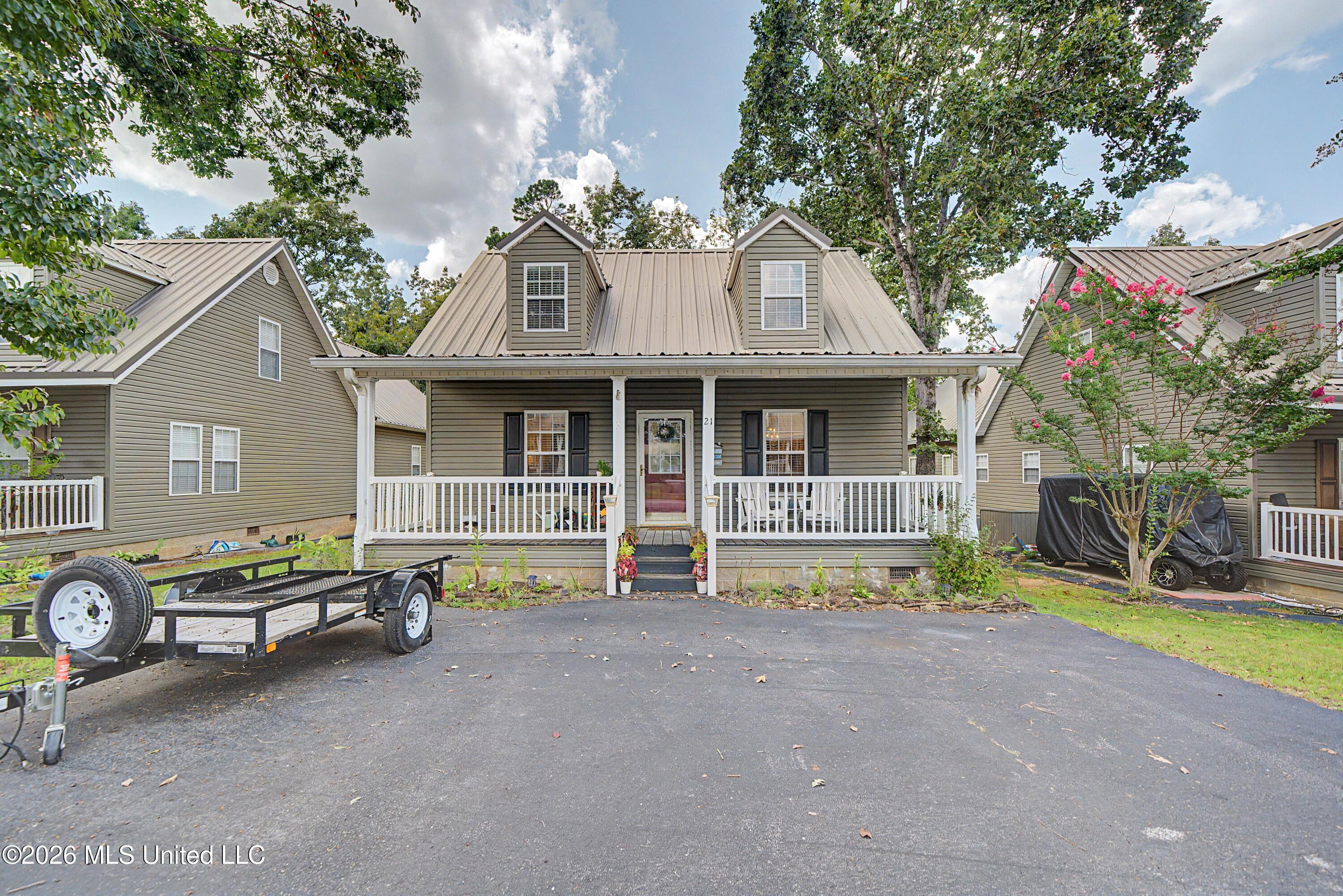 21 Tamara Trail — photo