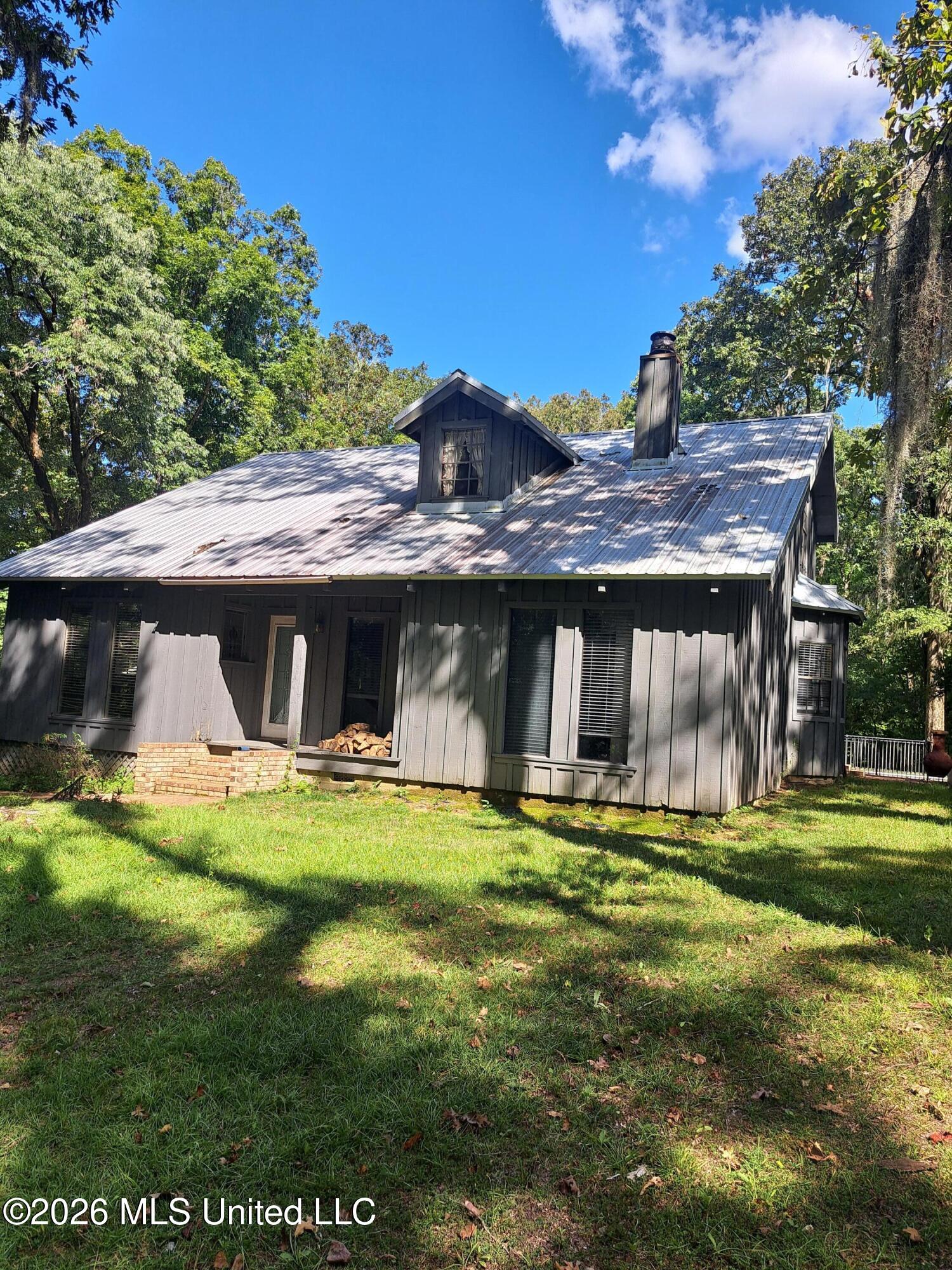 708 Laney Drive — photo