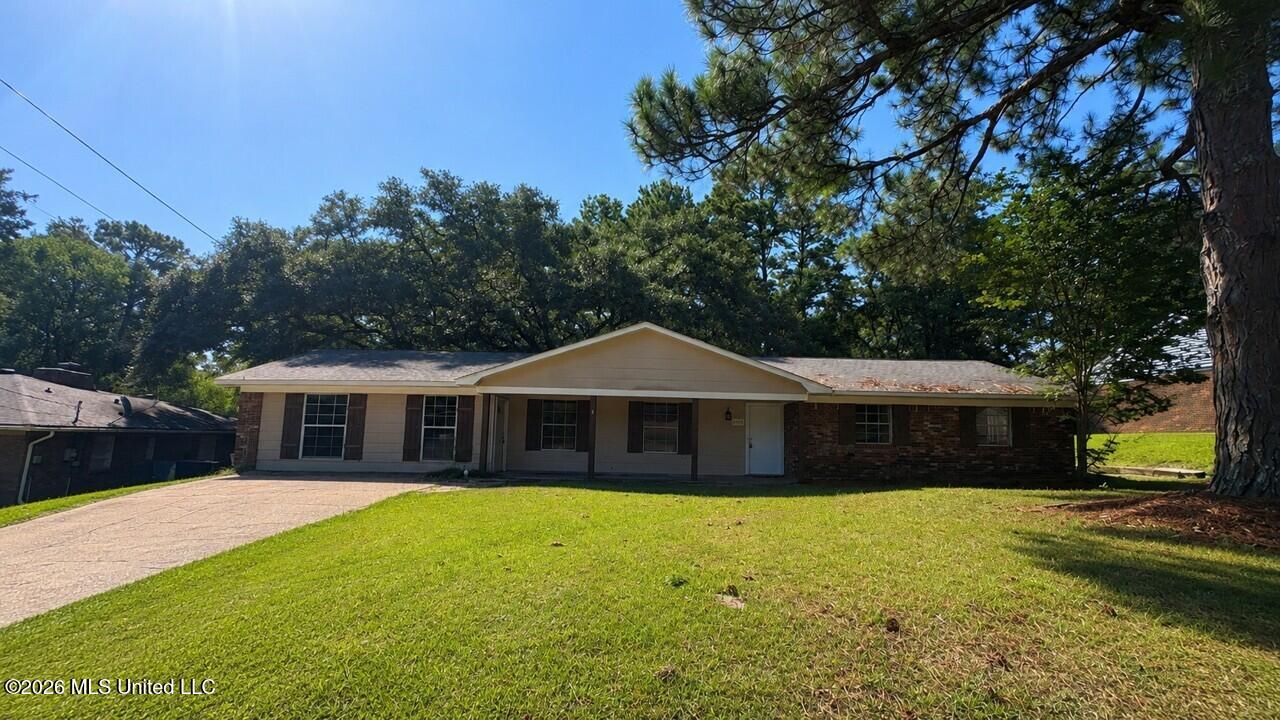 1009 Laurelwood Drive — photo