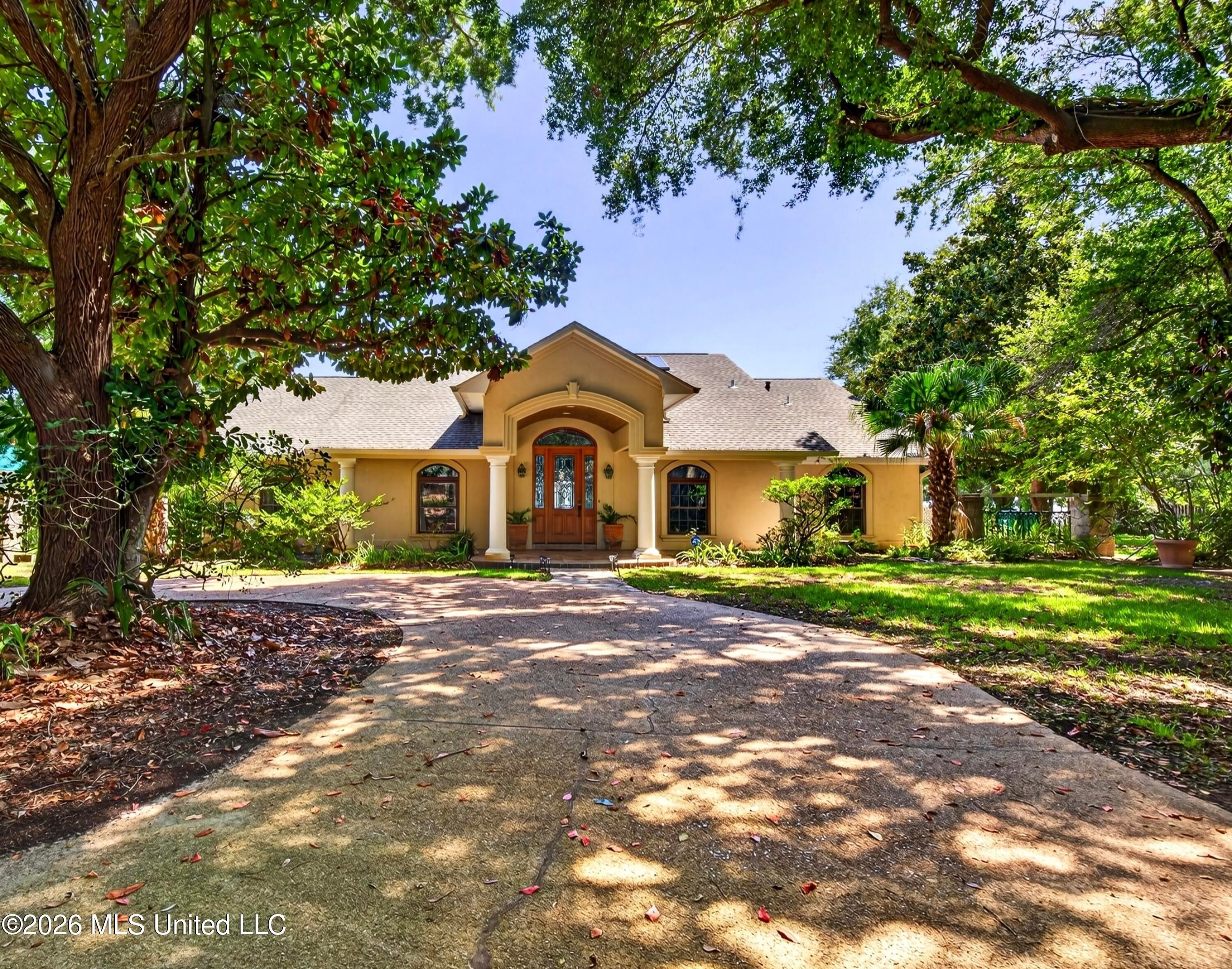 1401 Seacliffe Drive — photo