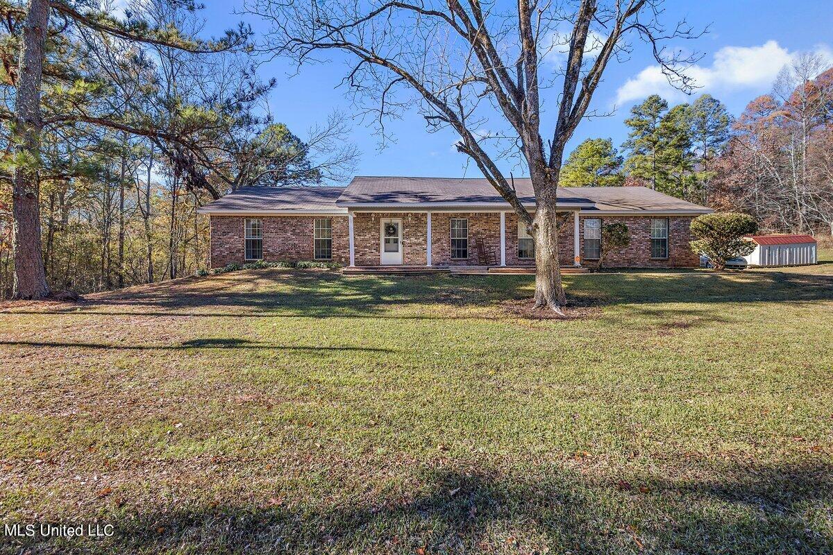 1085 Thomas Drive — photo