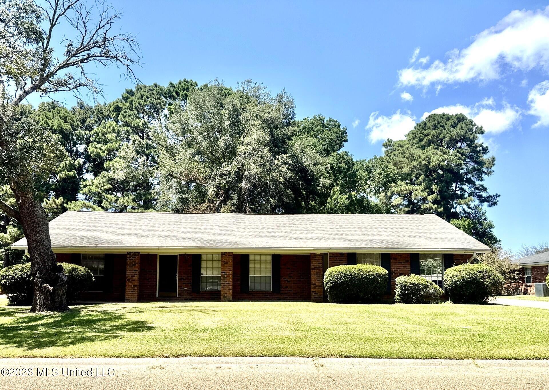104 Arrowhead Drive — photo