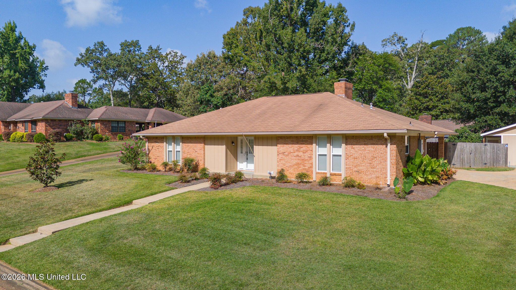 37 Sunline Drive — photo
