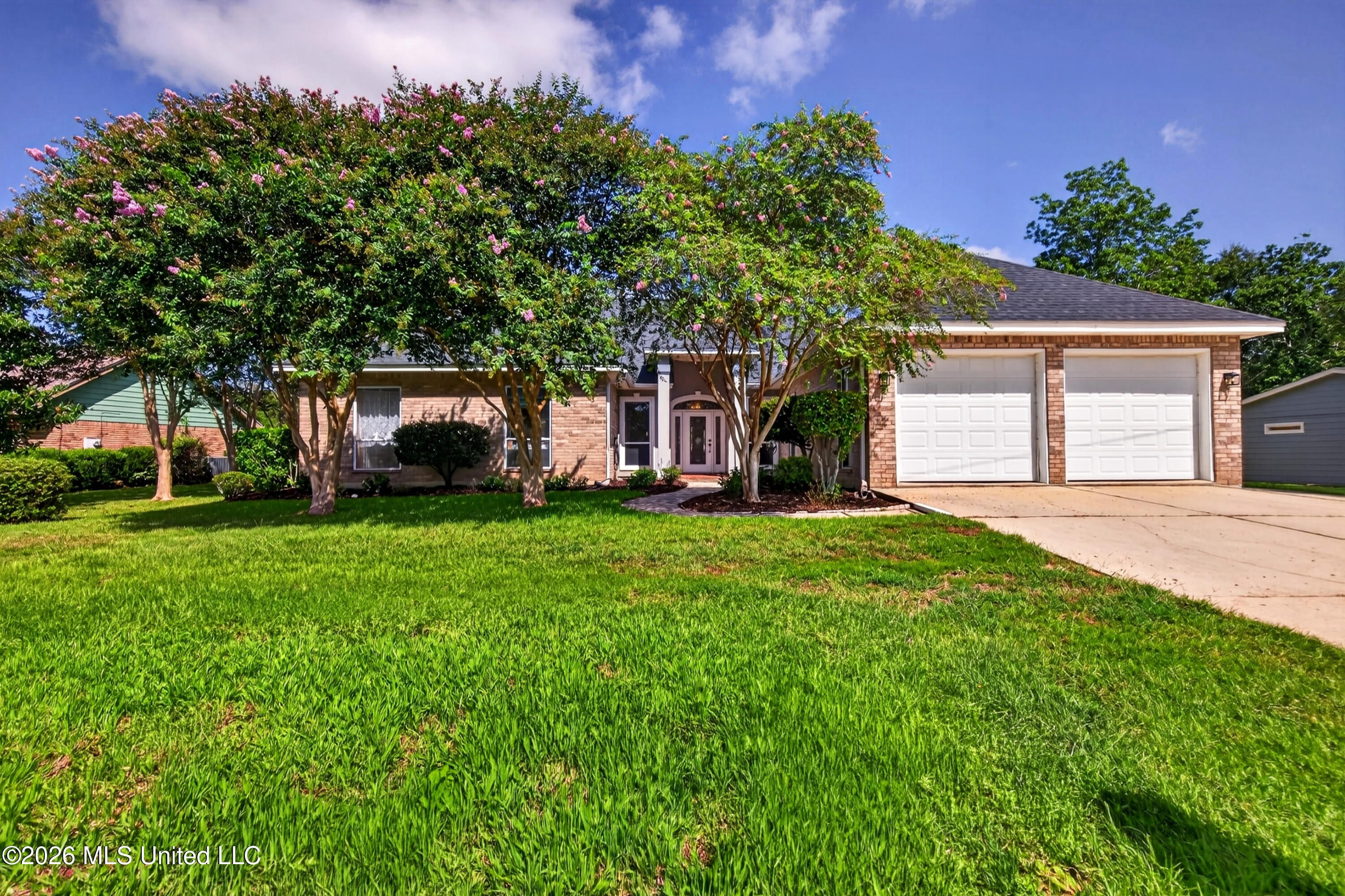 56135 E Diamondhead Drive — photo