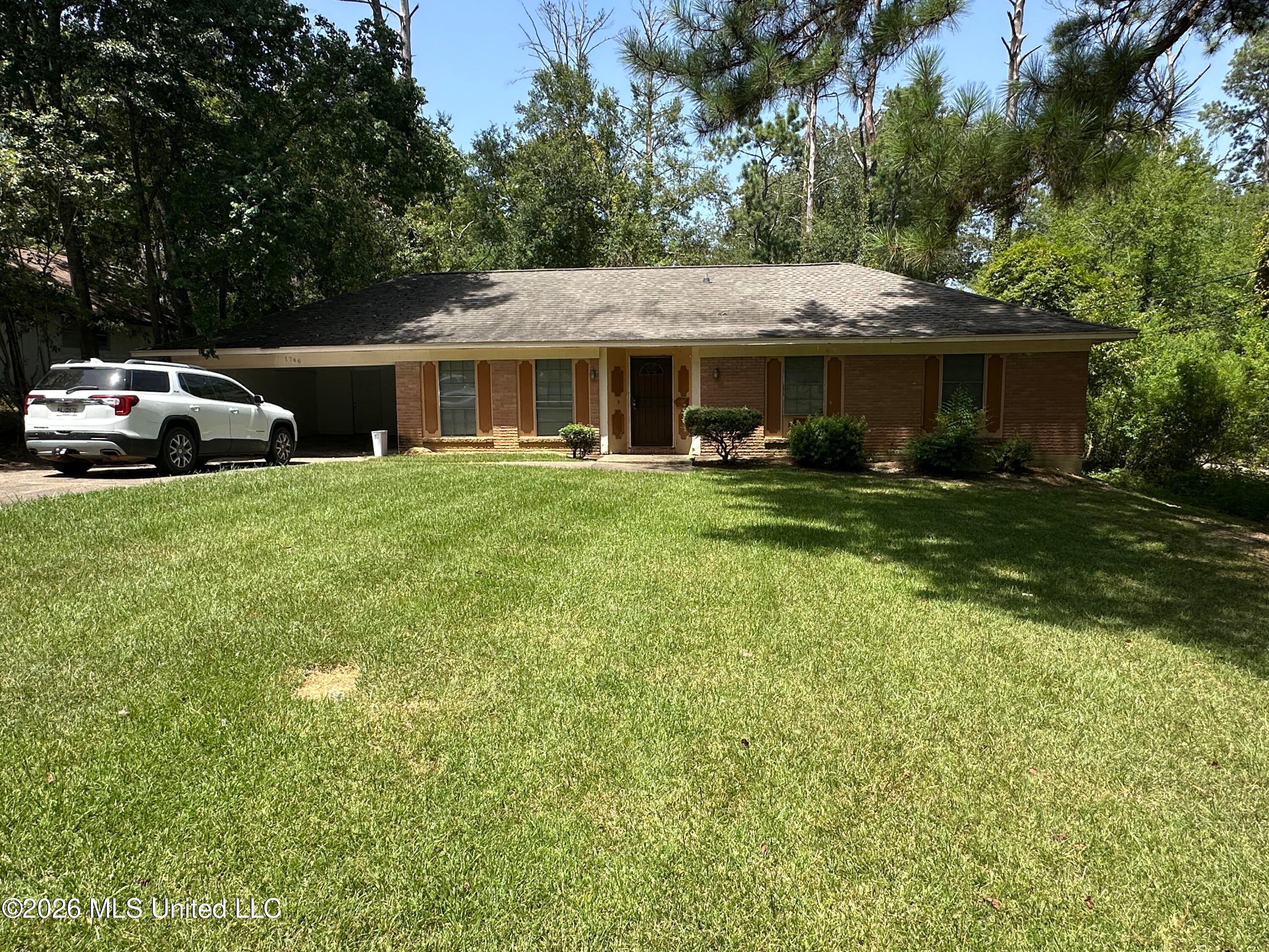 1746 Dorgan Street — photo