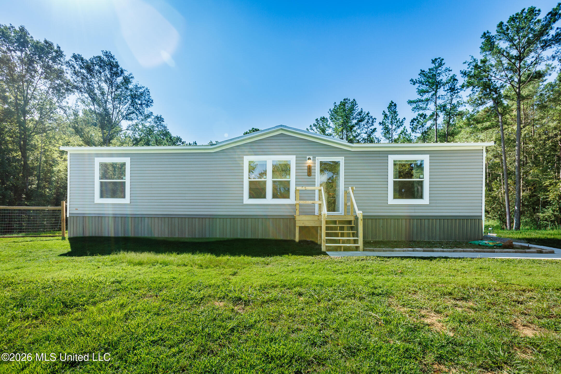 227 Pickering, Florence, MS 39073 — photo 2