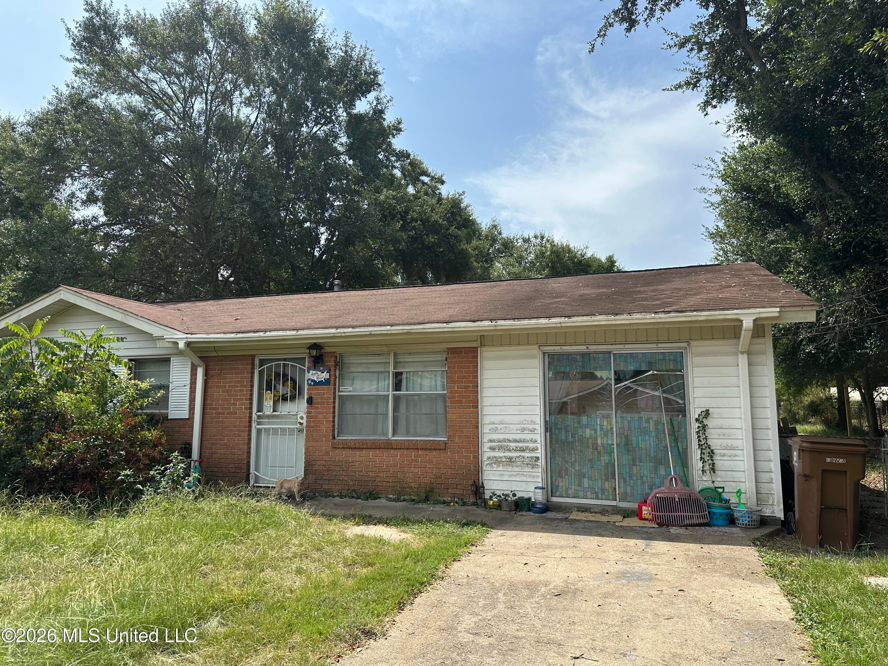 2191 Sherwood Place — photo