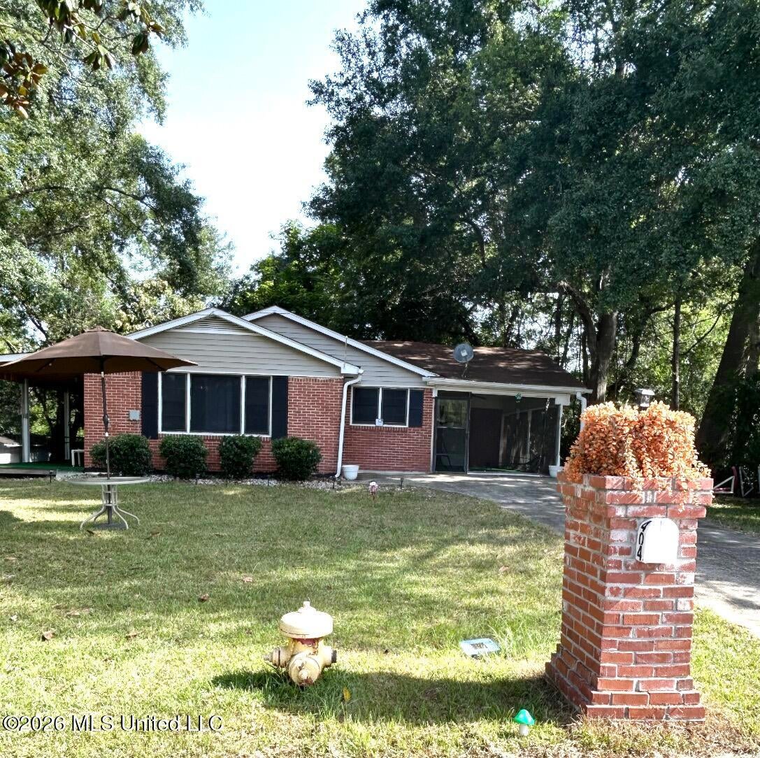 404 Evergreen Drive — photo