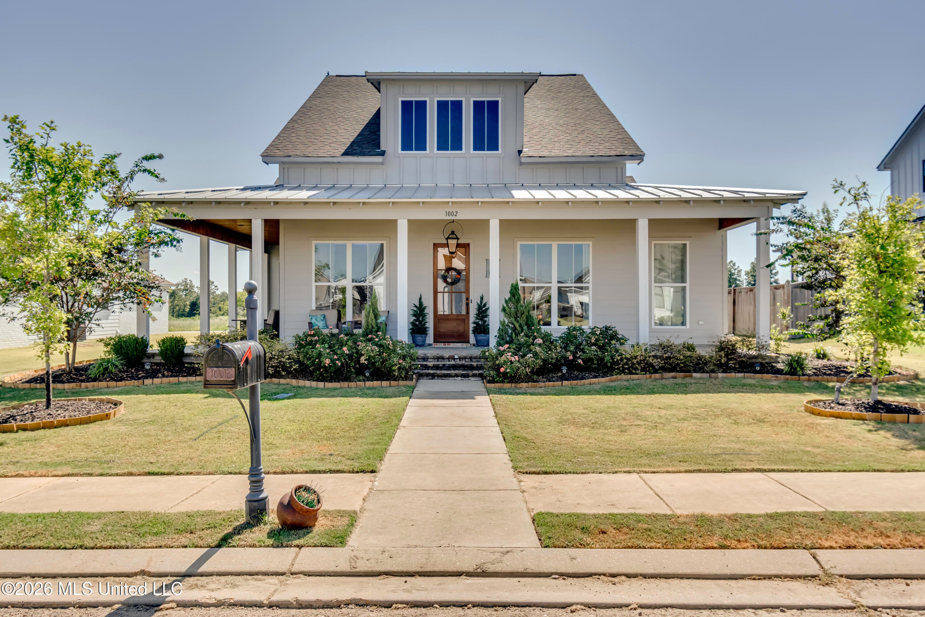 1002 Crepe Myrtle Drive — photo