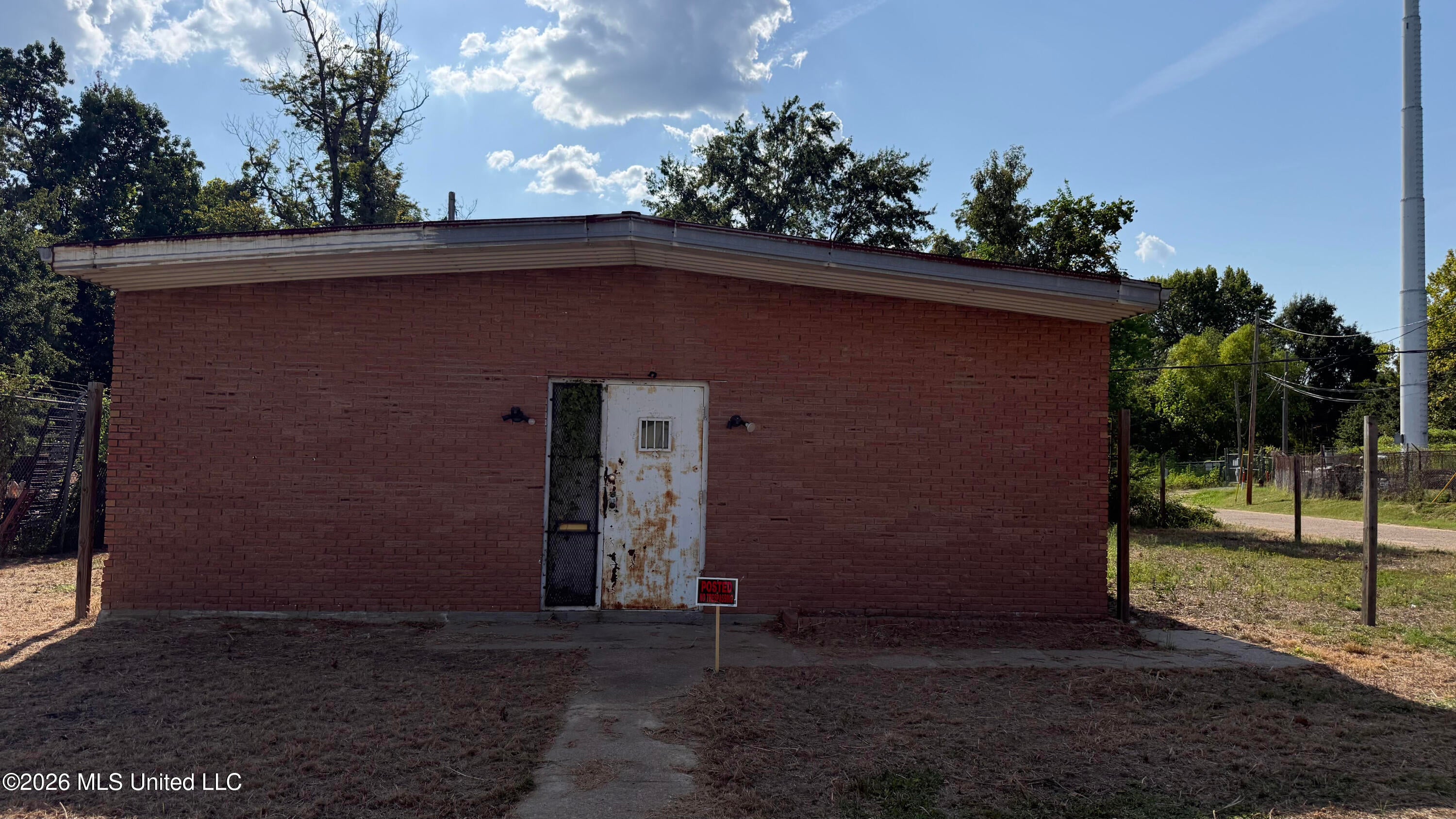2745 Lena Street — photo