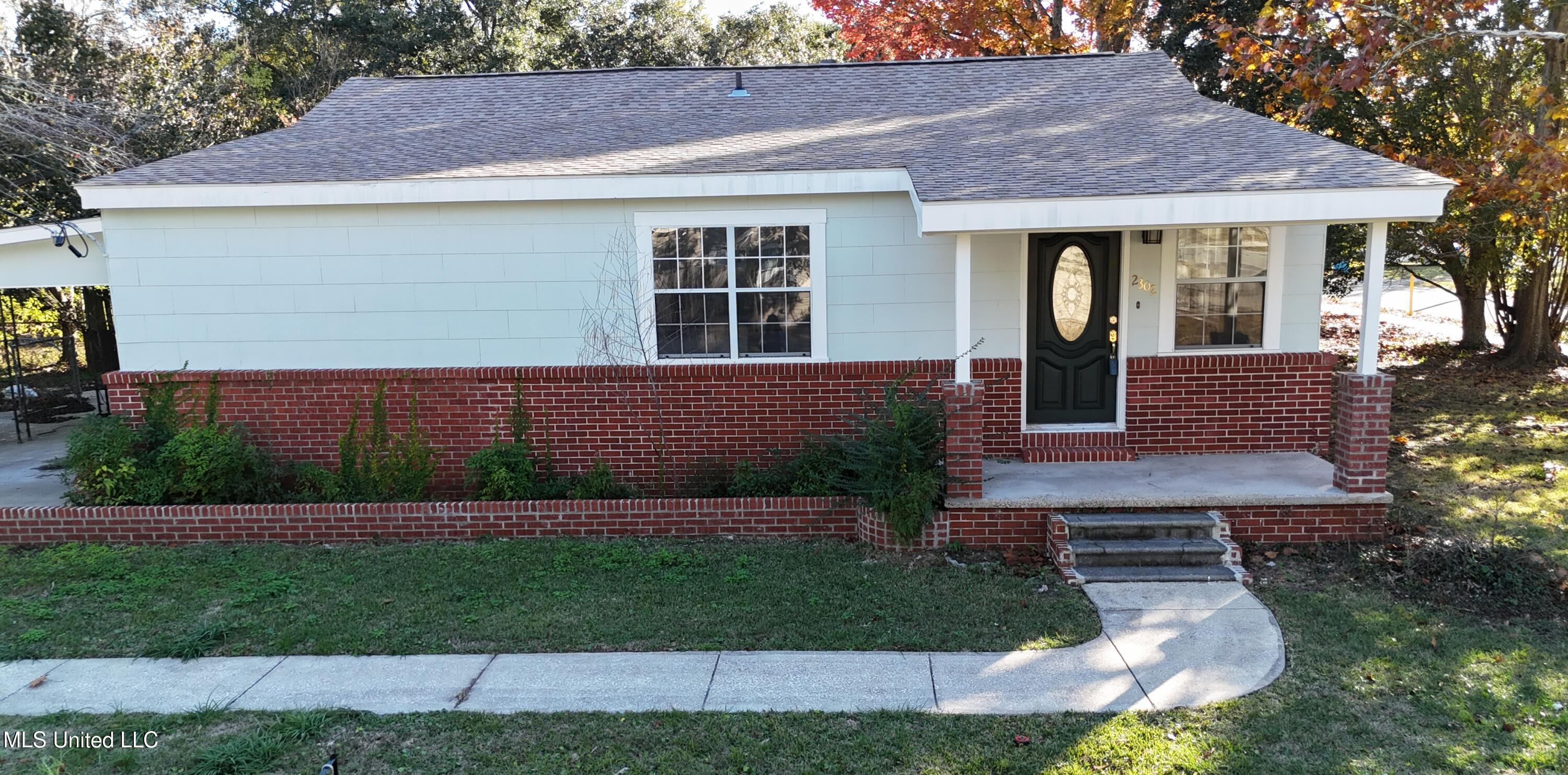 2302 Wilson Avenue — photo