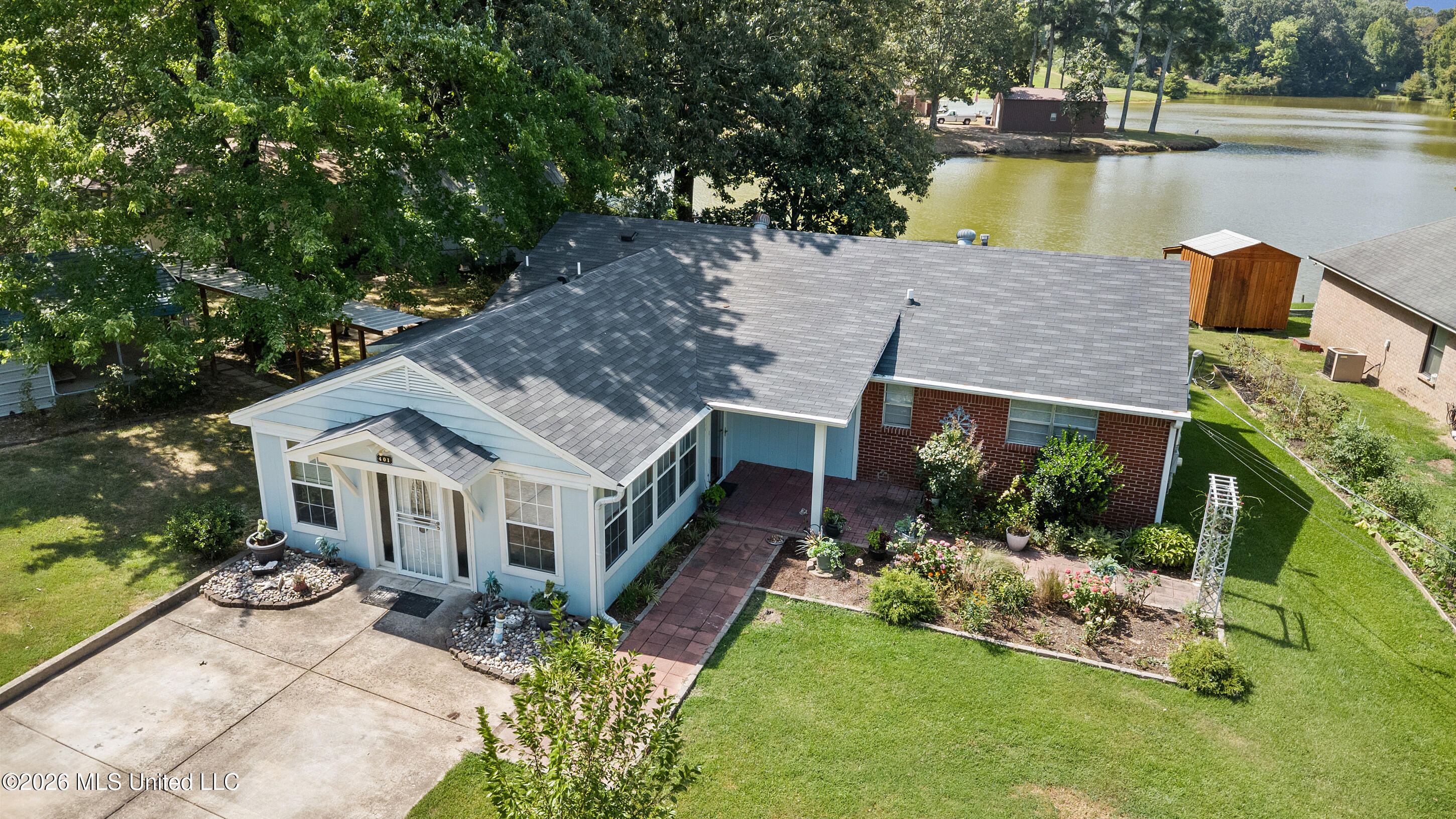 401 Black Bear Cove — photo