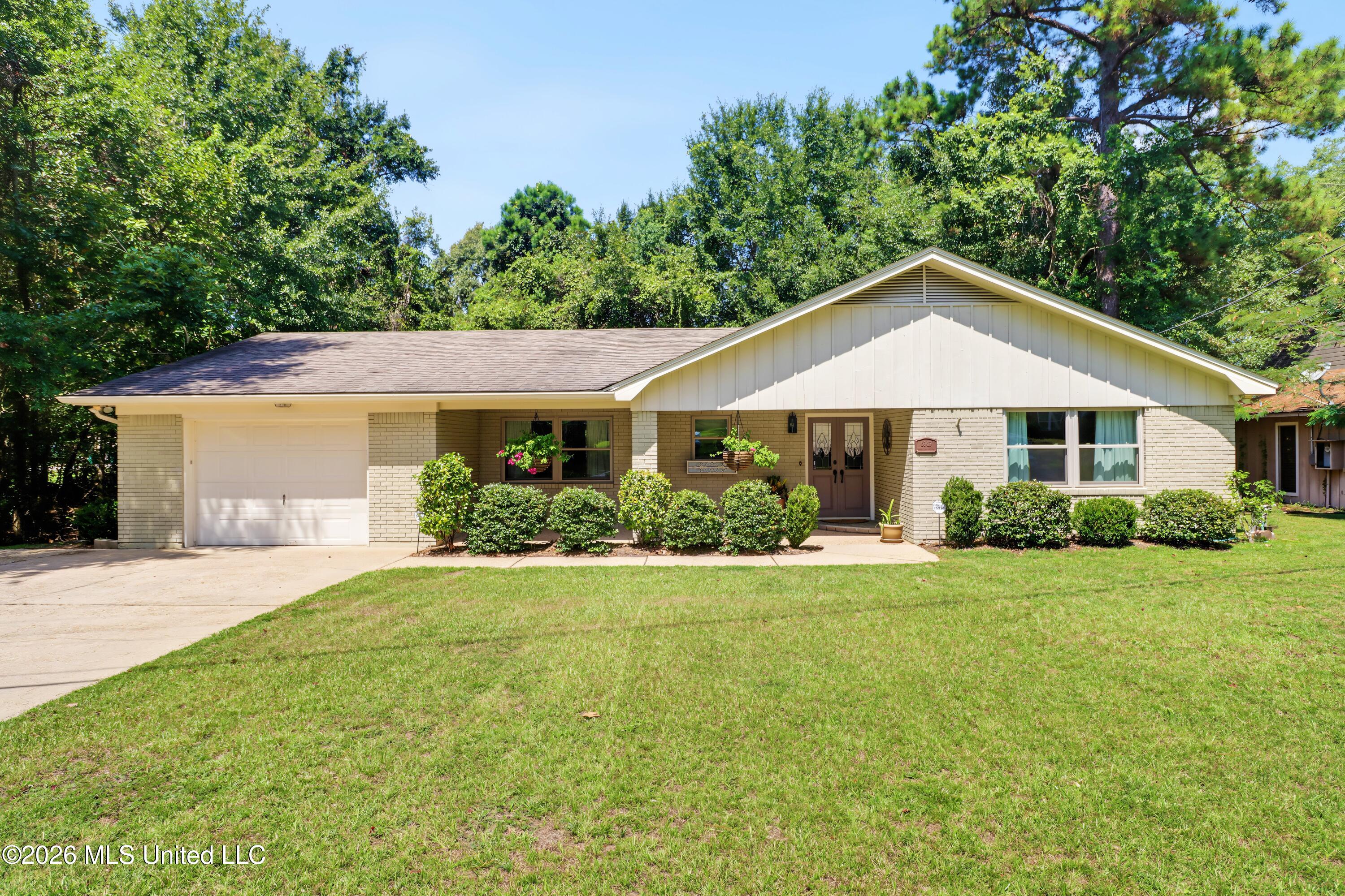 6645 Golf Club Drive — photo