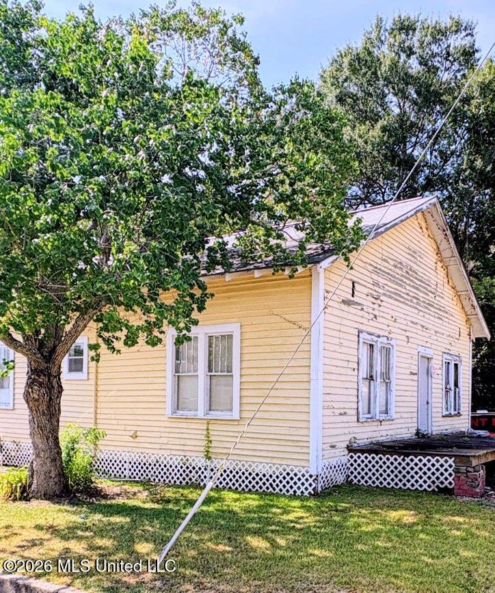 106 S Strahan Street — photo