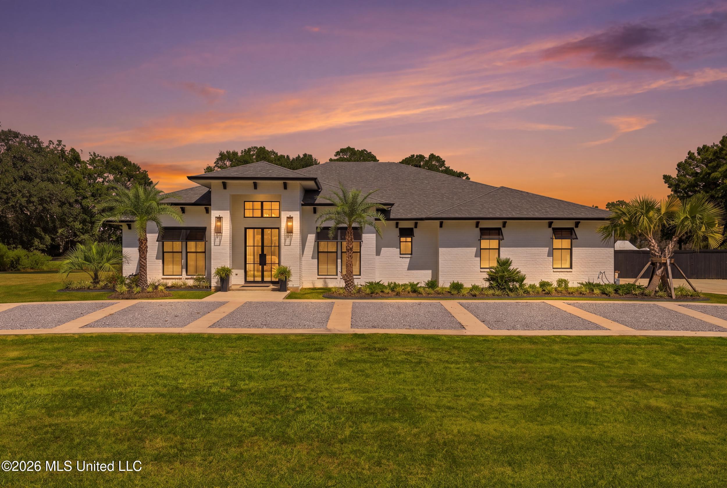 15 Legacy Drive — photo