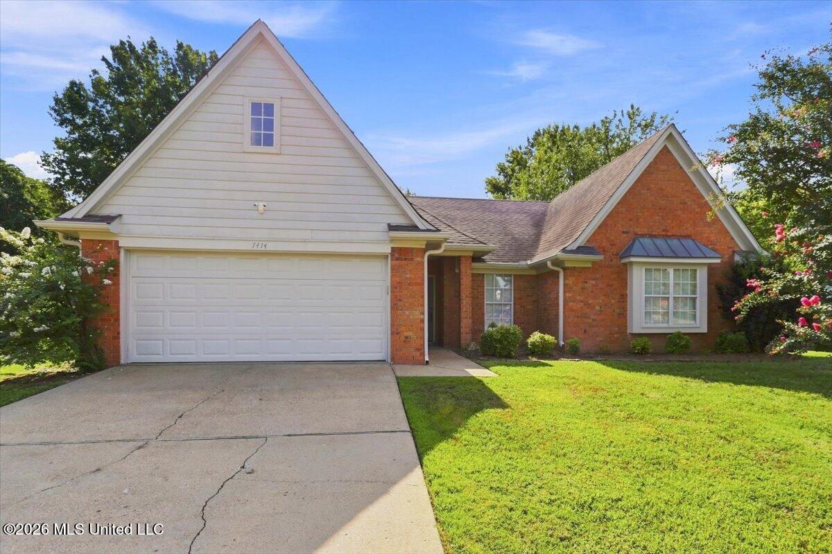 7414 Hunters Hollow Lane — photo