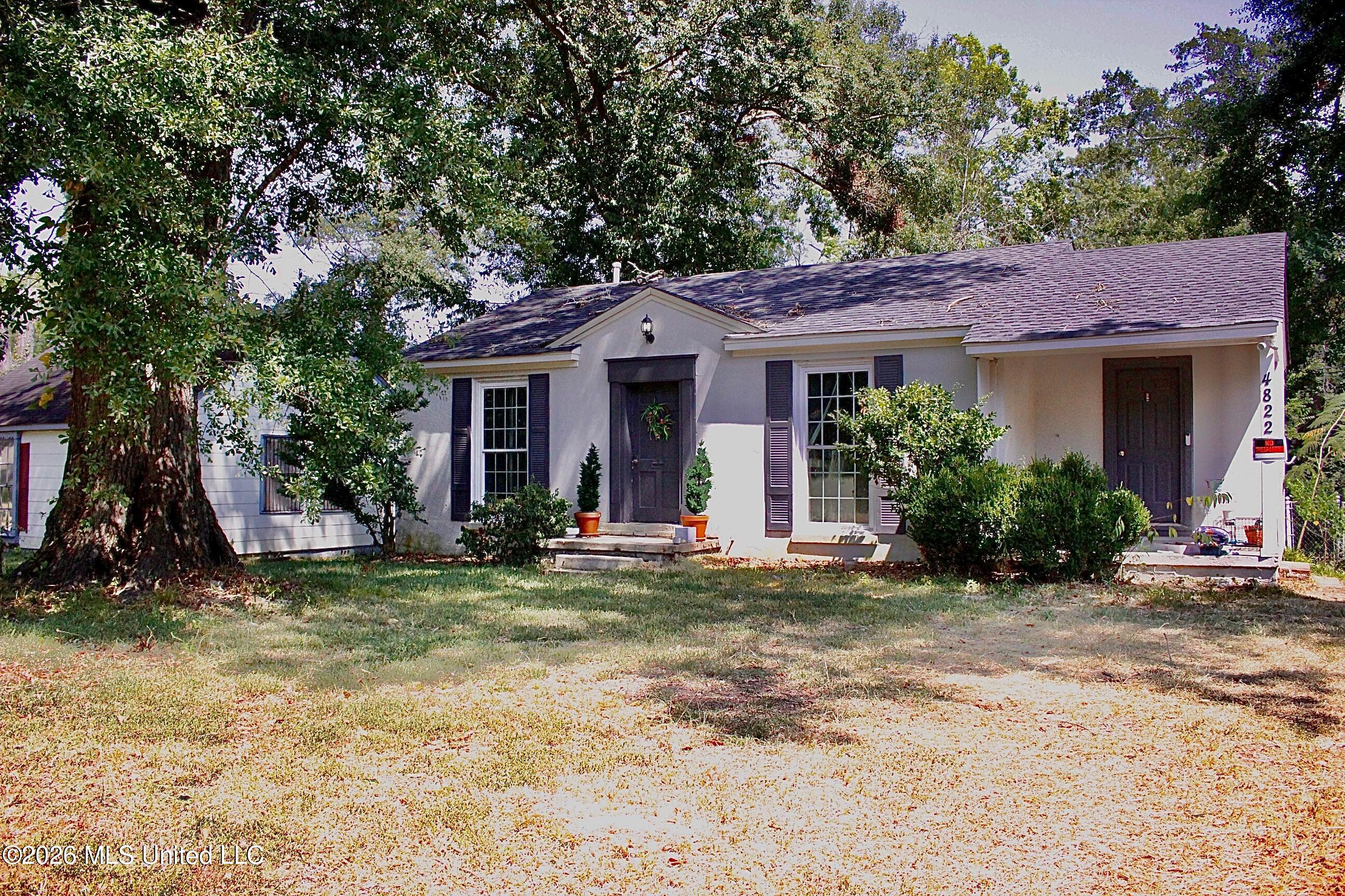 4822 Maplewood Drive — photo