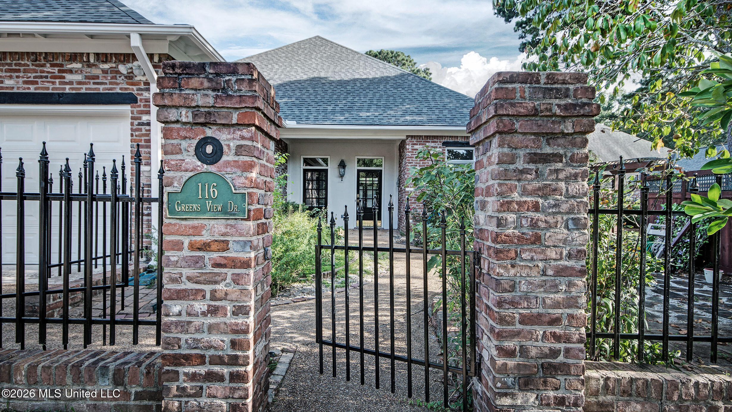 116 Greens View Drive — photo