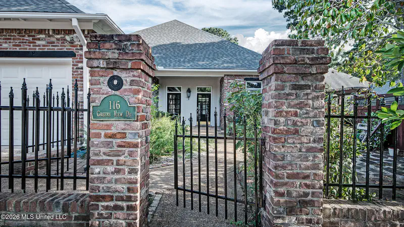 116 Greens View Drive — photo