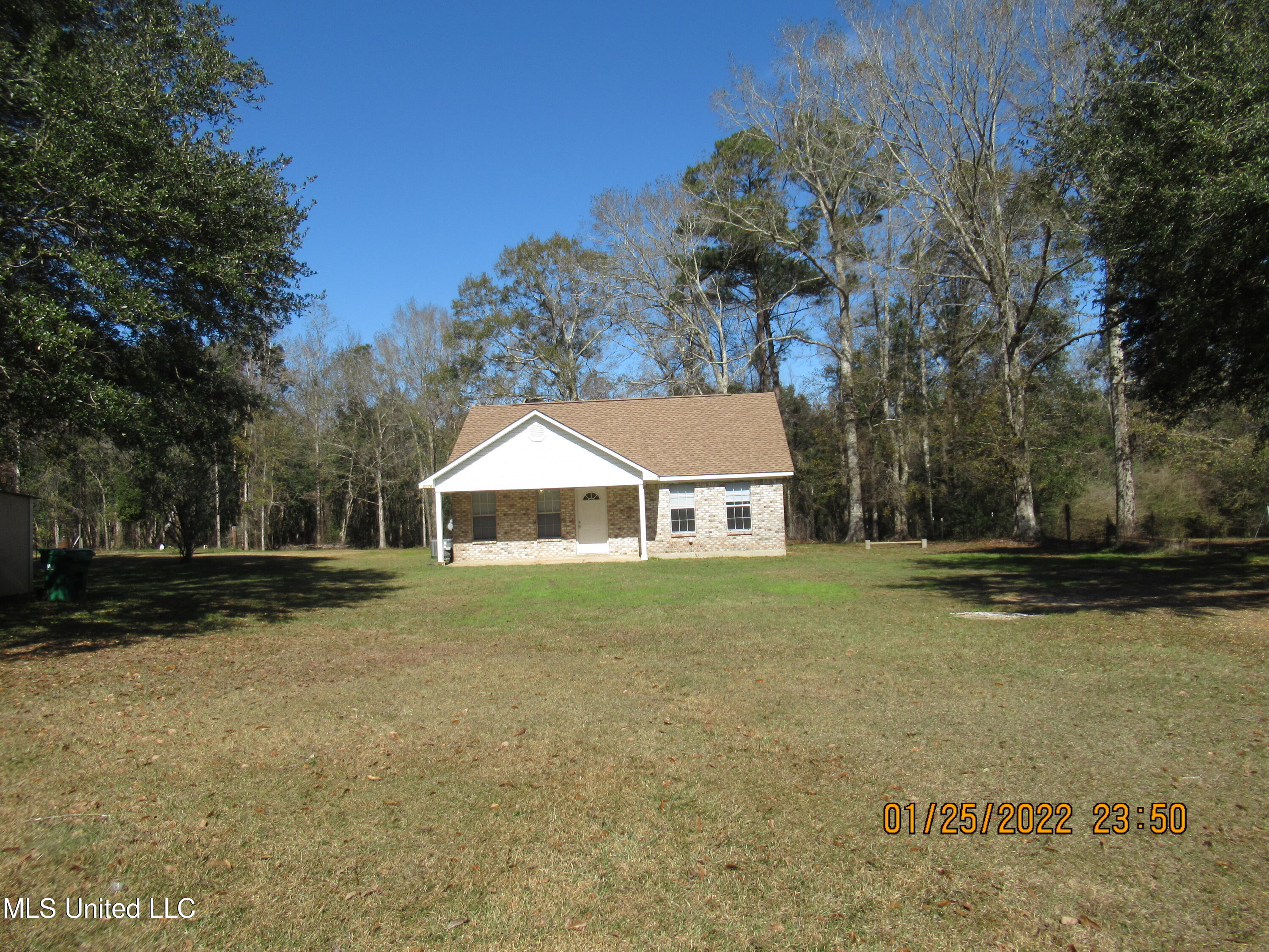2216 Fay Lane — photo