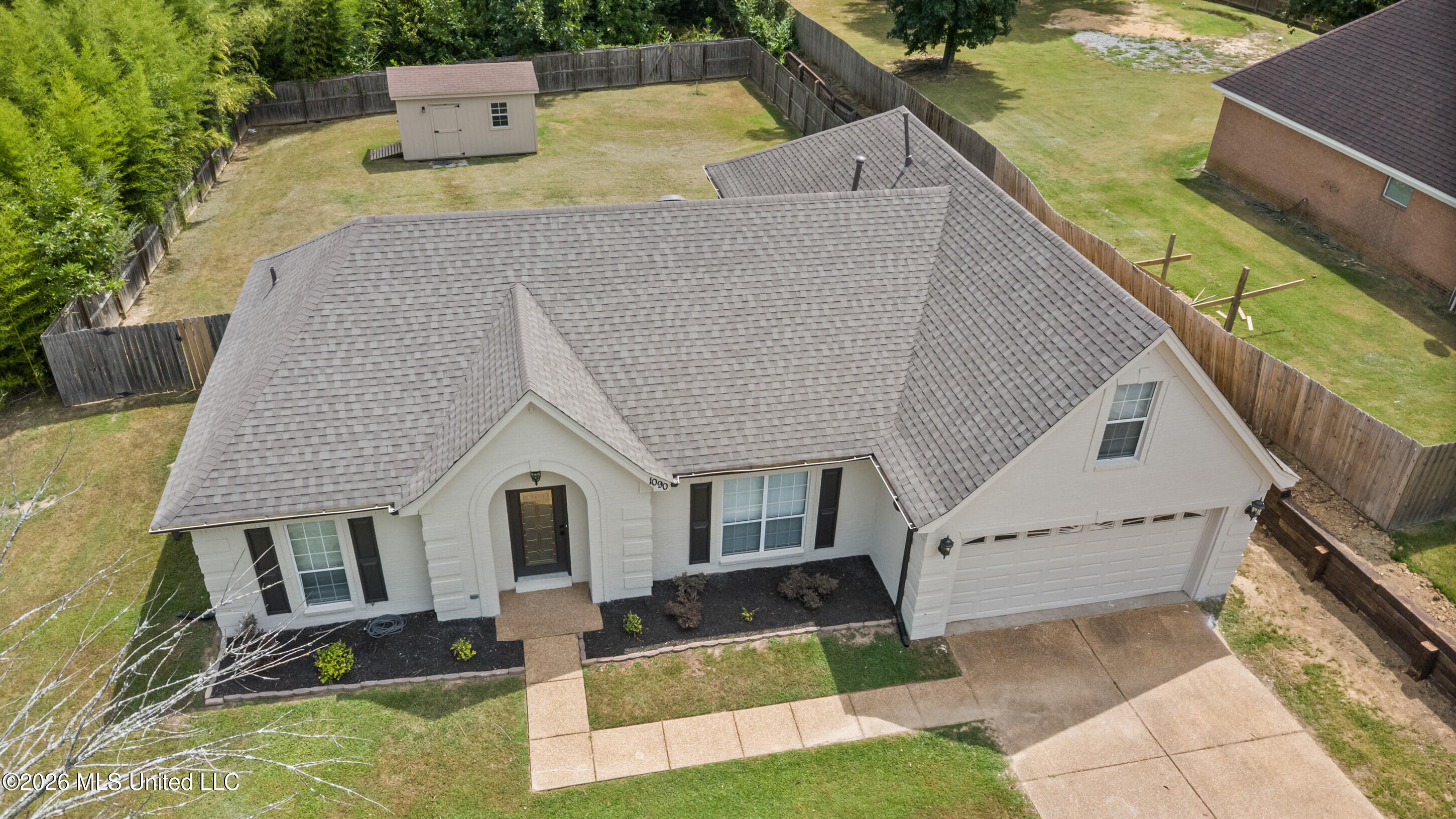 1090 Fawn Drive — photo