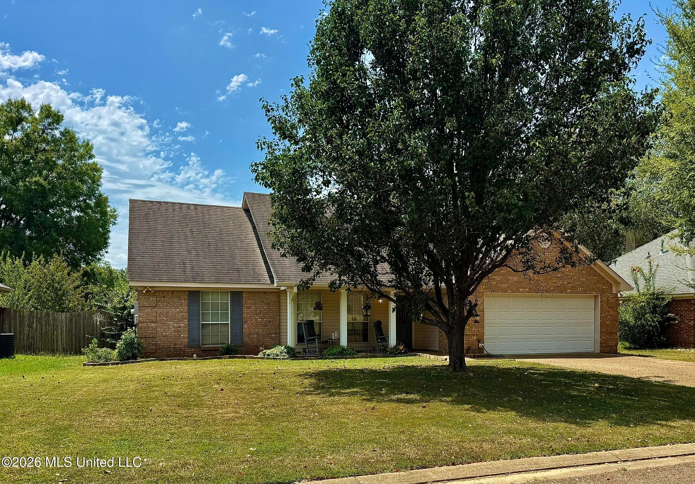 895 Windward Drive — photo