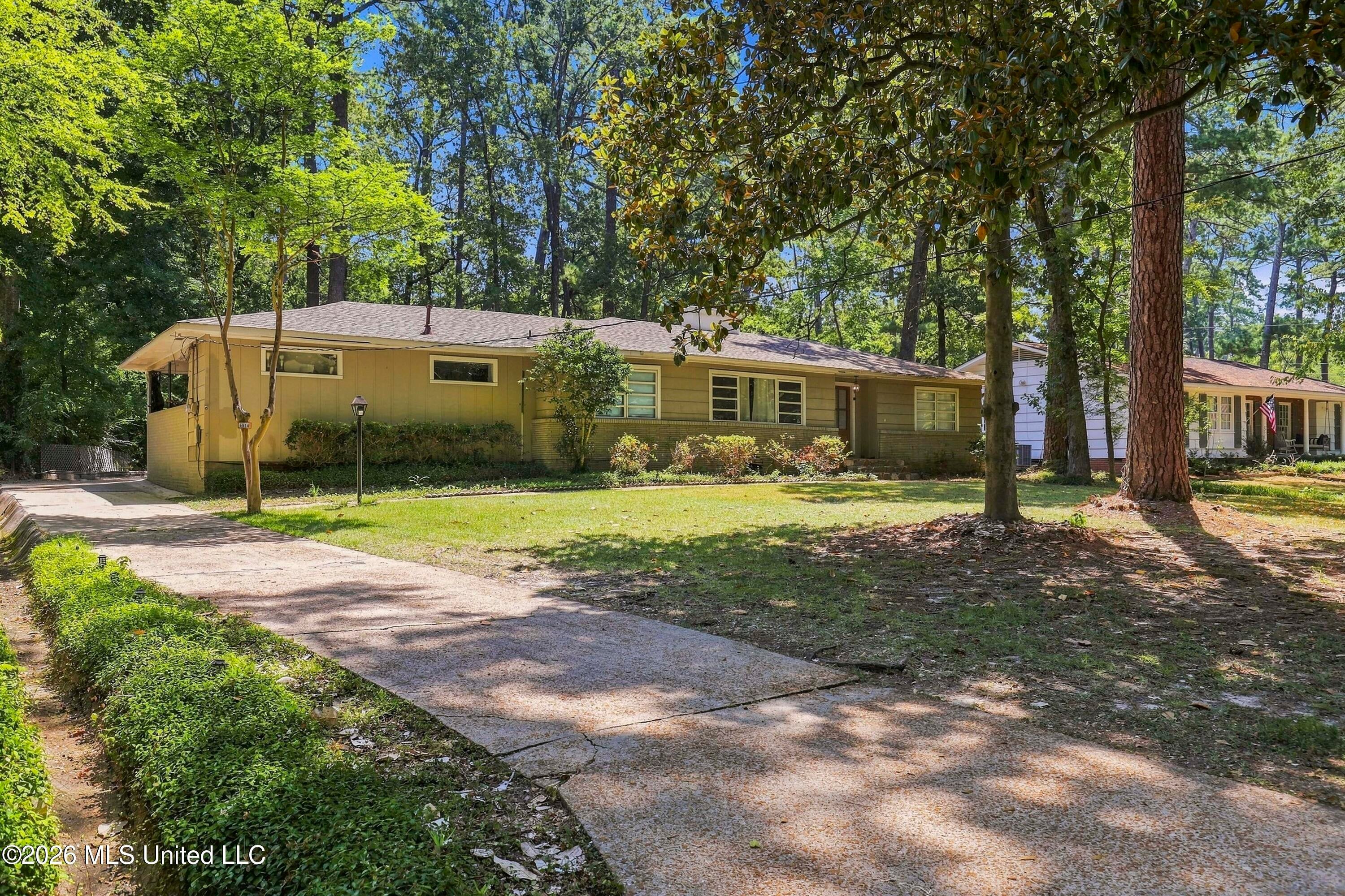 4514 Eastwood Road — photo