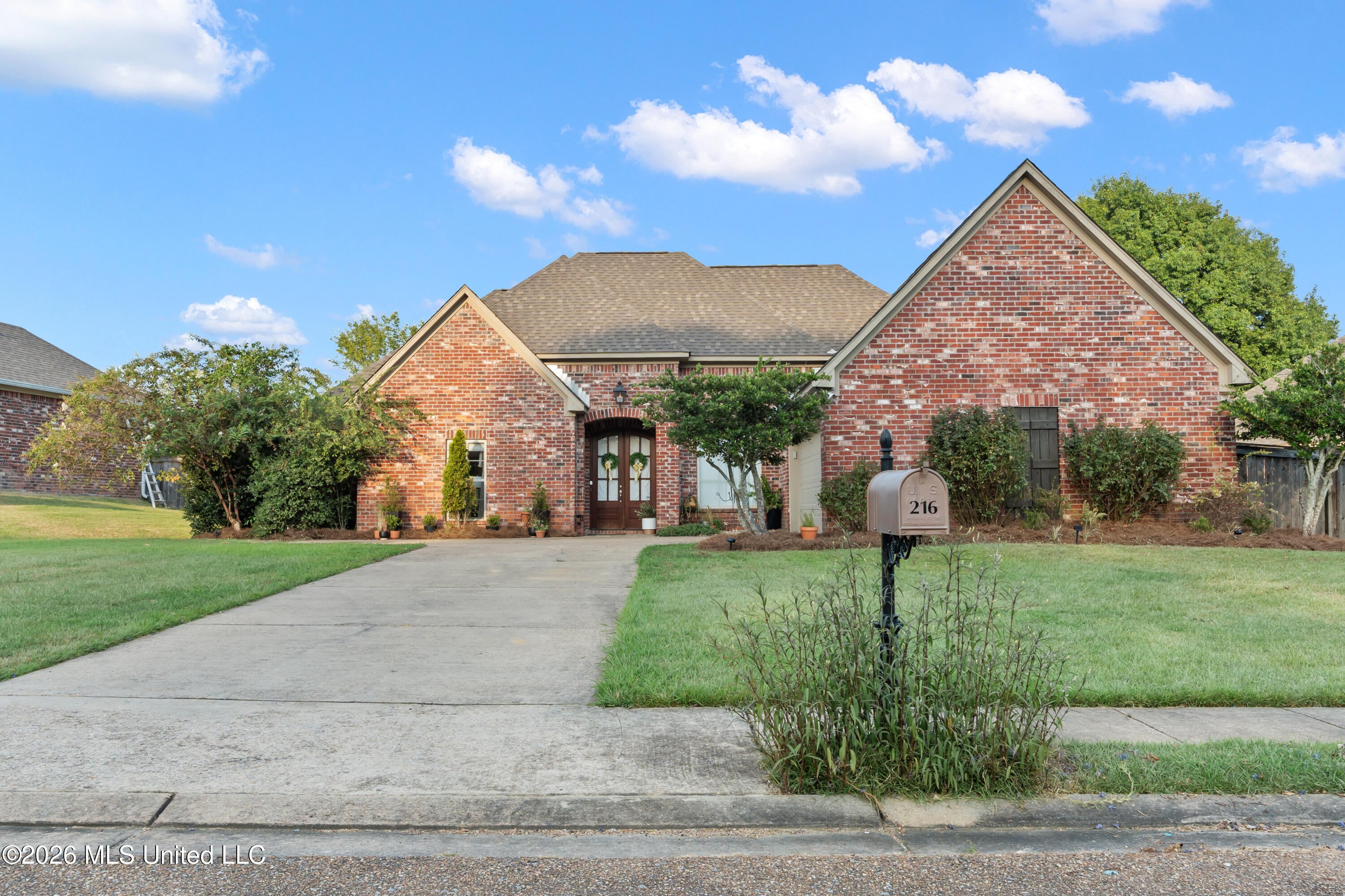 216 Calhoun Drive — photo
