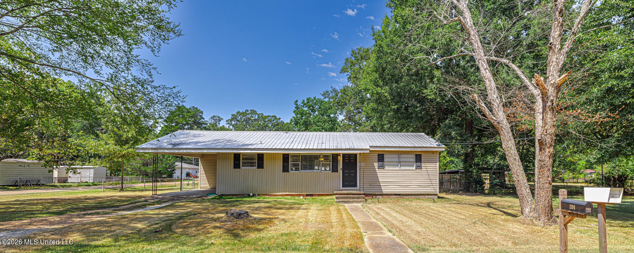 201 Donna Circle — photo