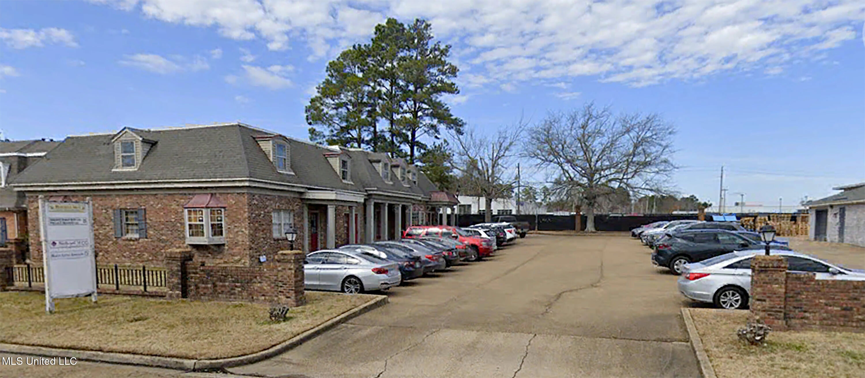 5440 Executive Place — photo