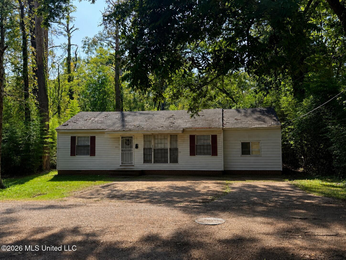 2111 Oakhurst Drive — photo